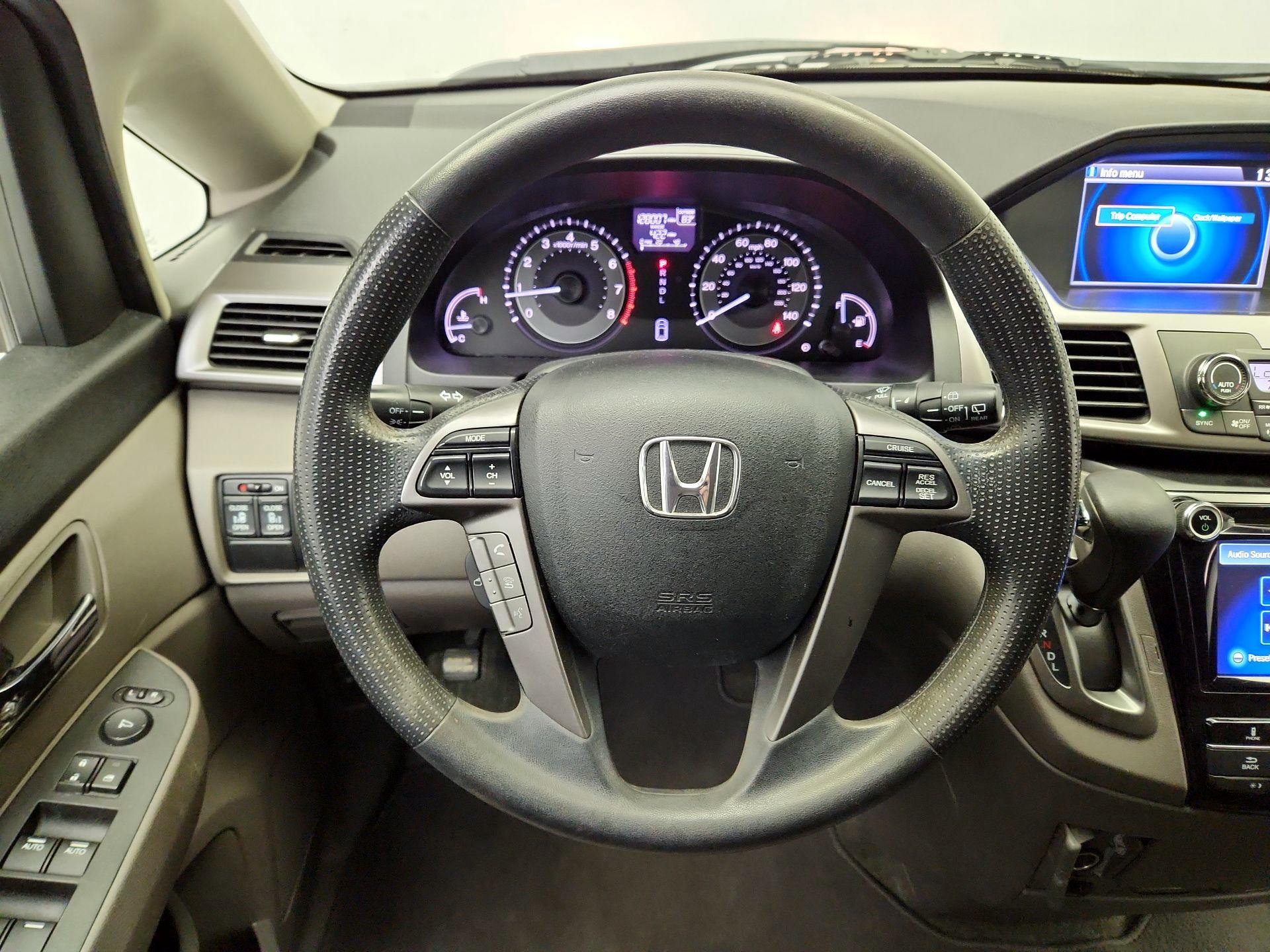 Thumbnail: 2015 Honda Odyssey - 10