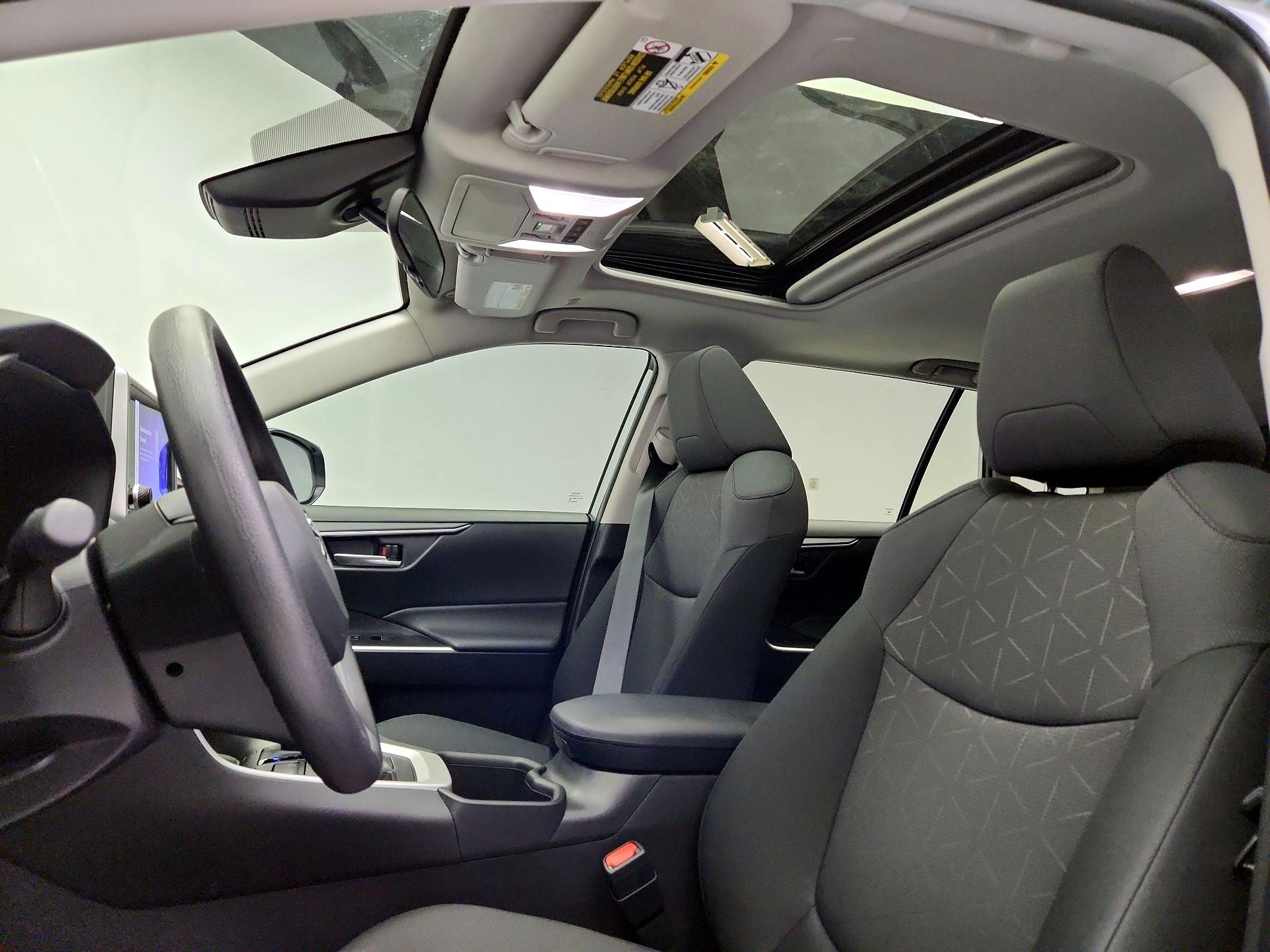 Thumbnail: 2025 Toyota RAV4 - 20