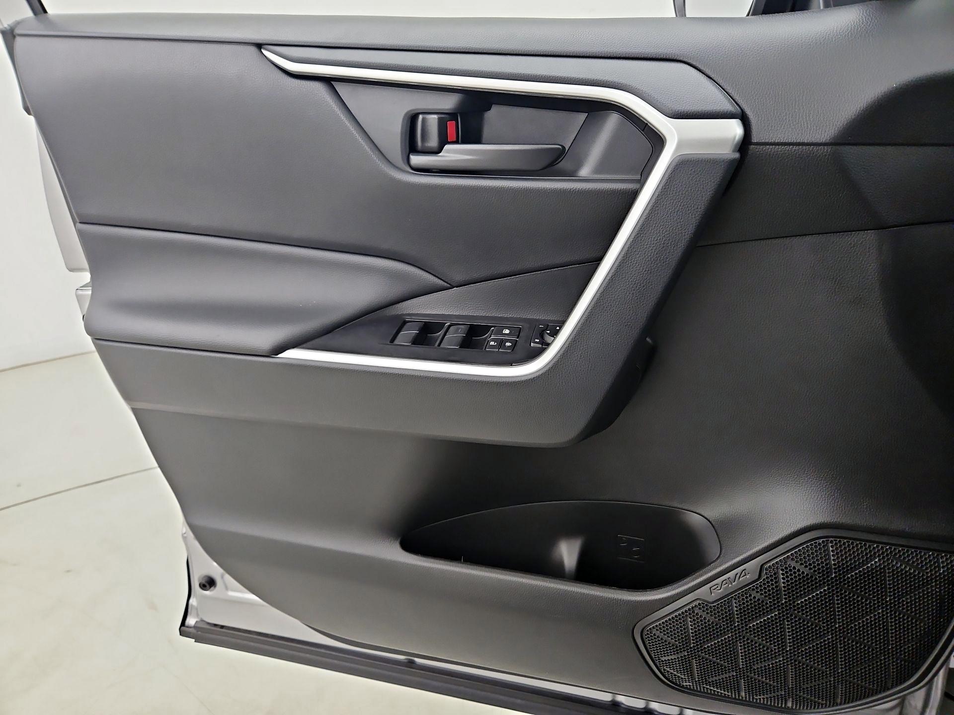 Thumbnail: 2024 Toyota RAV4 - 12