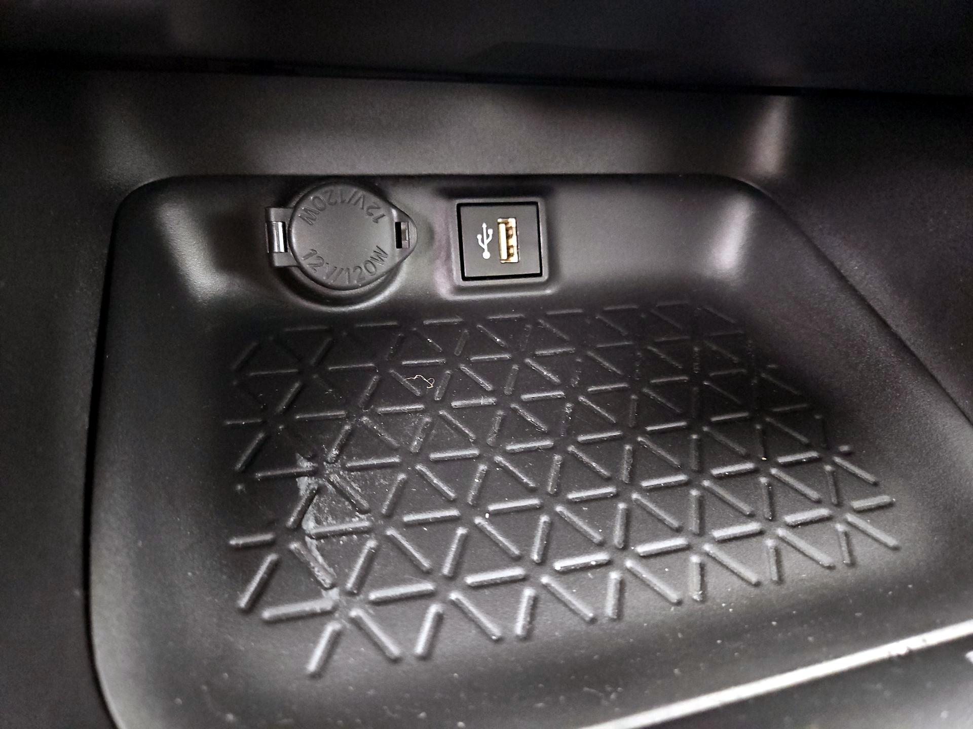 Thumbnail: 2024 Toyota RAV4 - 18