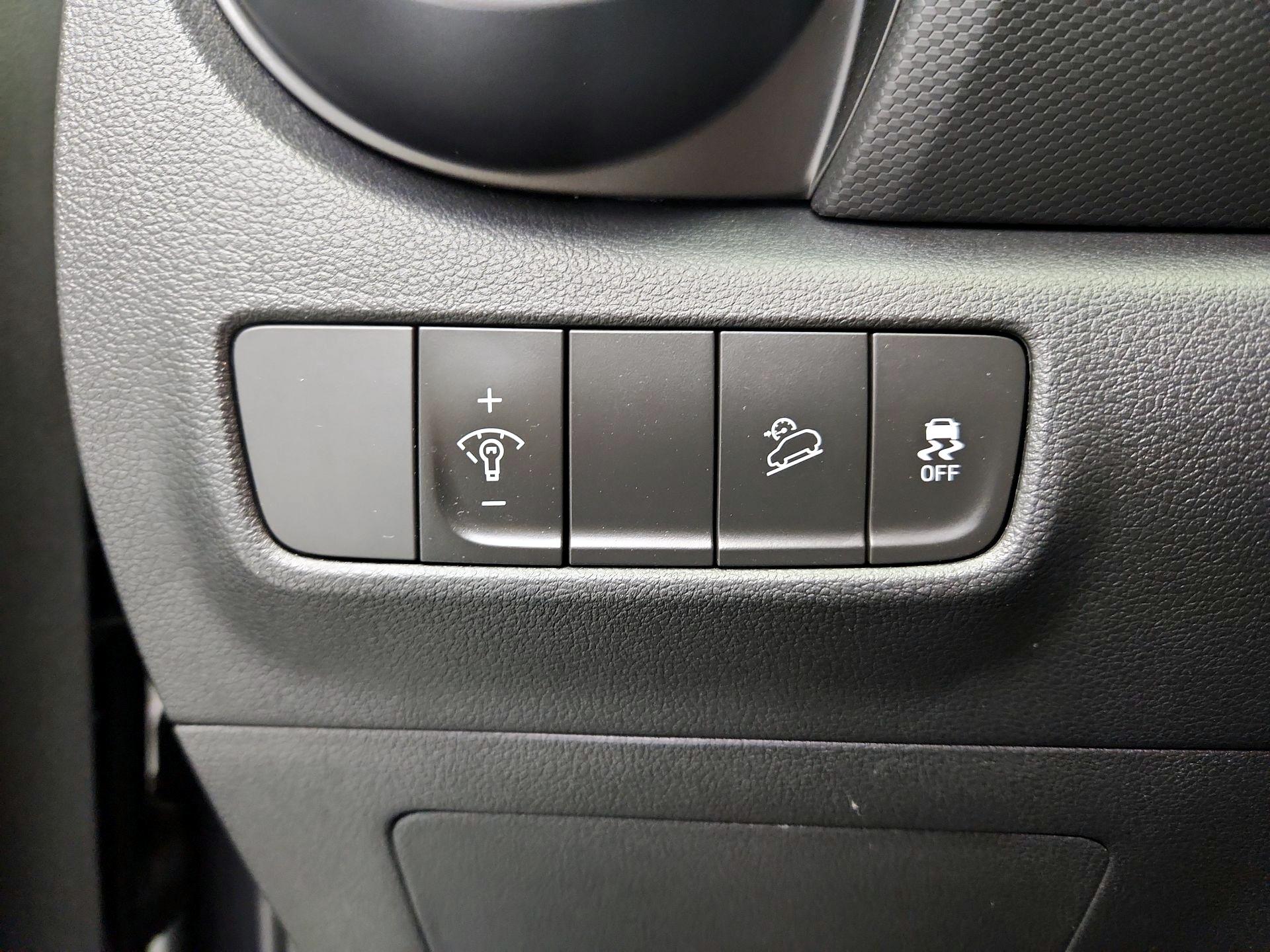 Thumbnail: 2022 Hyundai Kona - 13