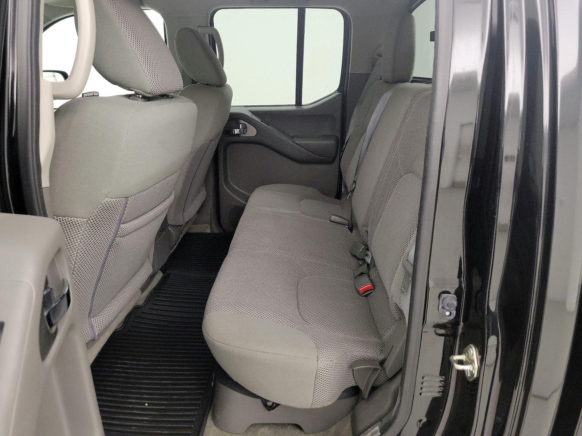 Thumbnail: 2016 Nissan Frontier - 18