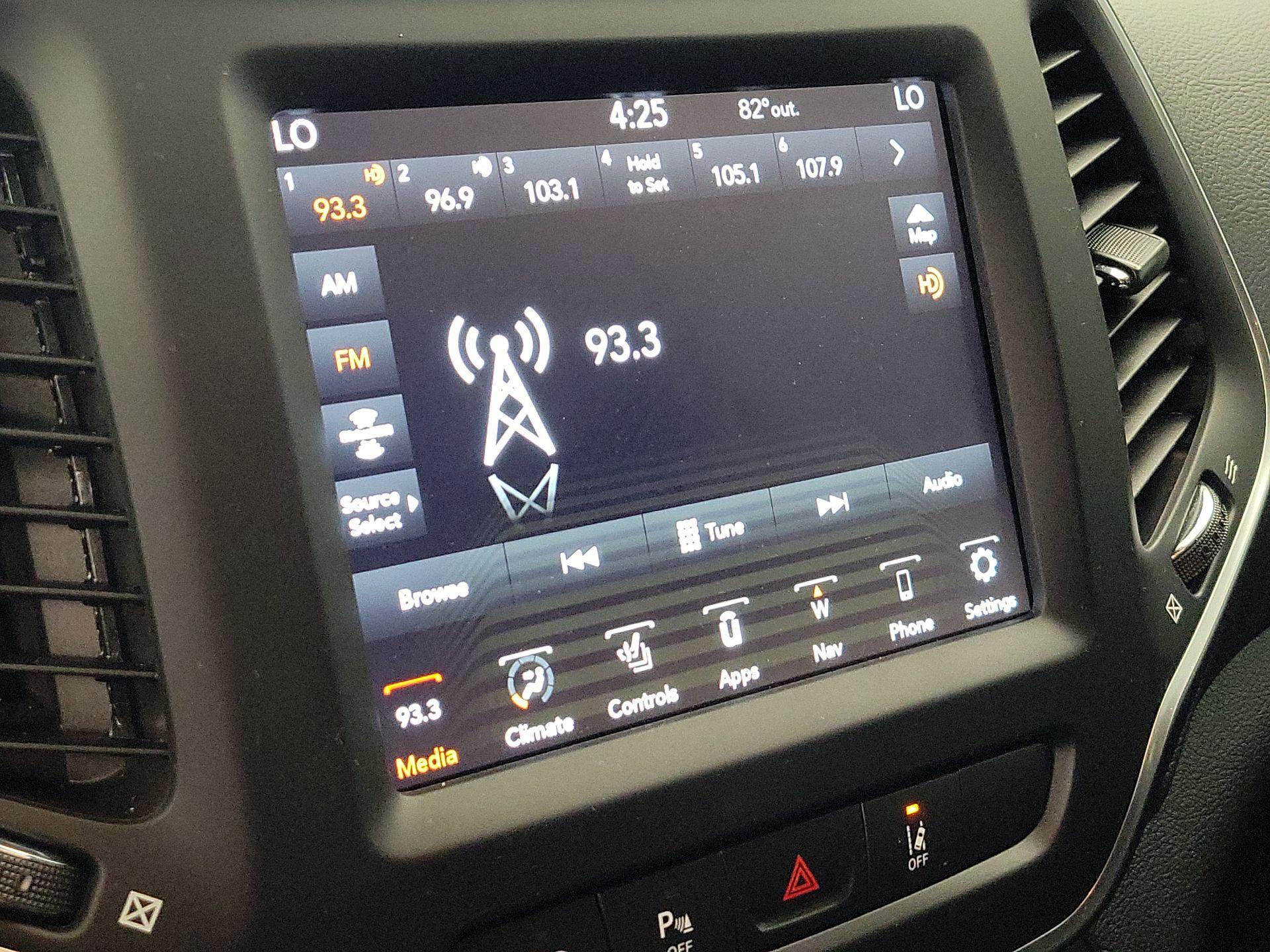 Thumbnail: 2023 Jeep Cherokee - 16