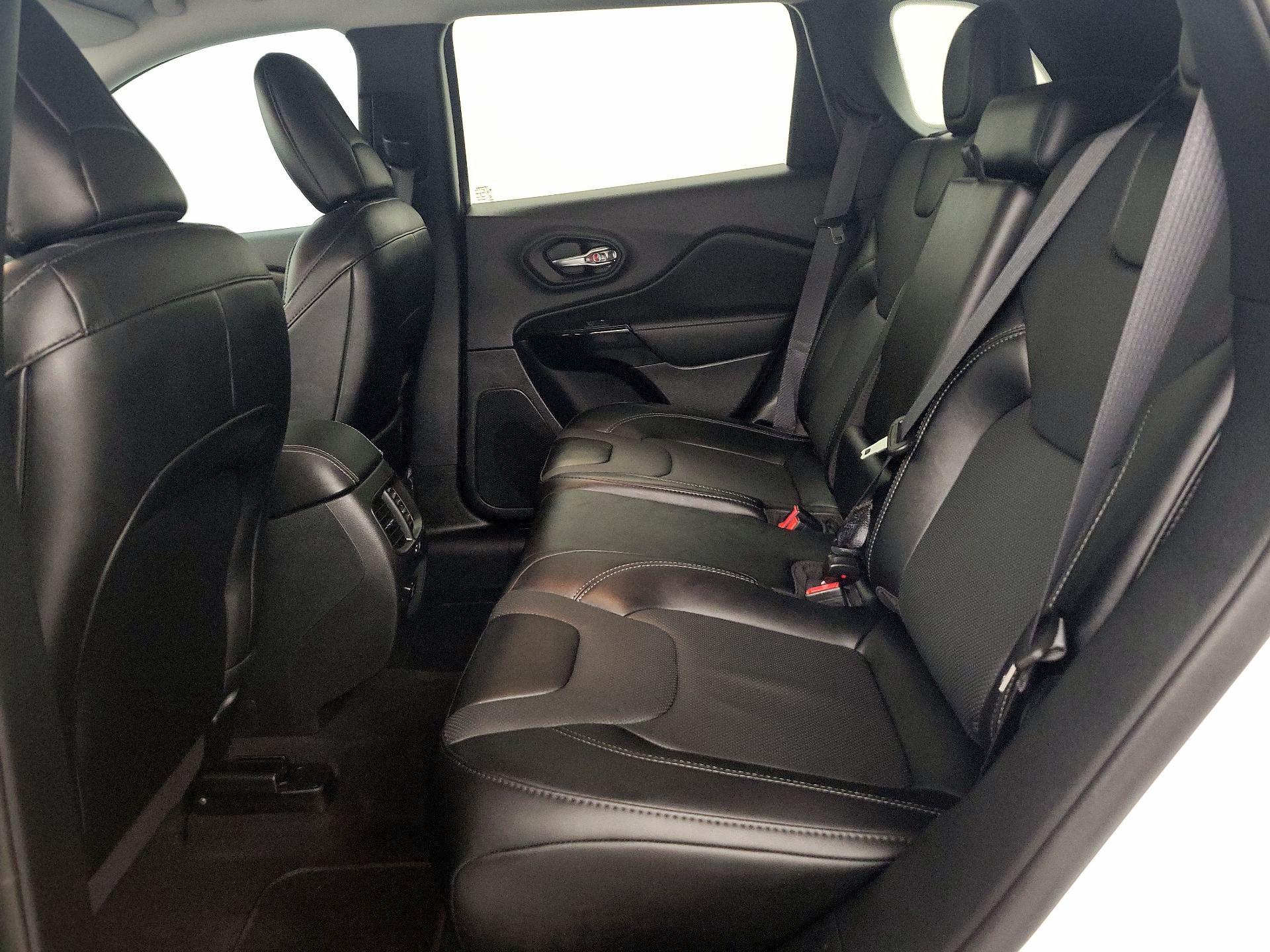 Thumbnail: 2023 Jeep Cherokee - 20