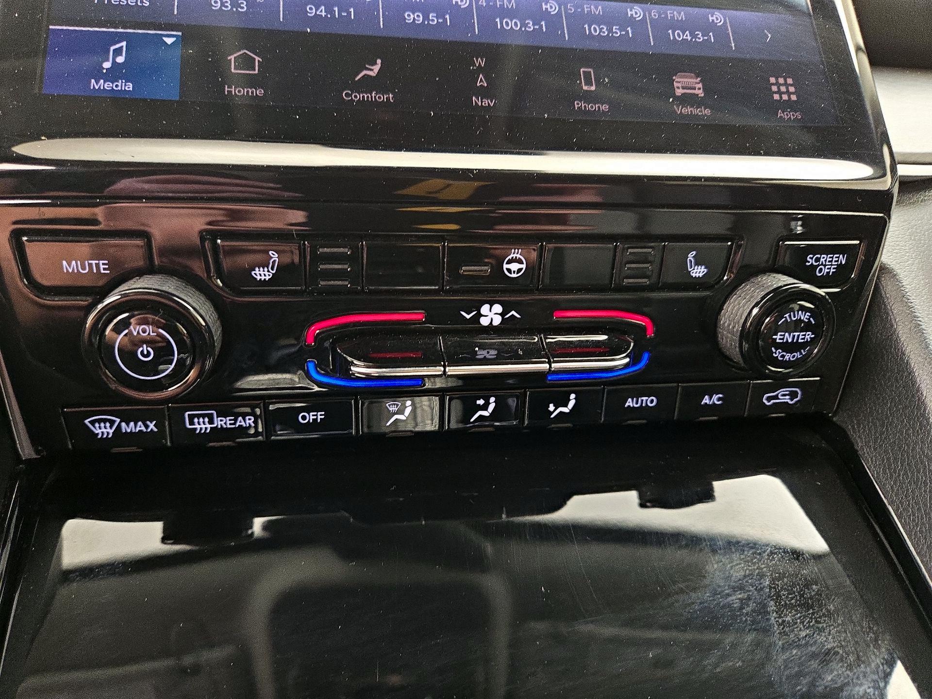 Thumbnail: 2023 Jeep Grand Cherokee - 17