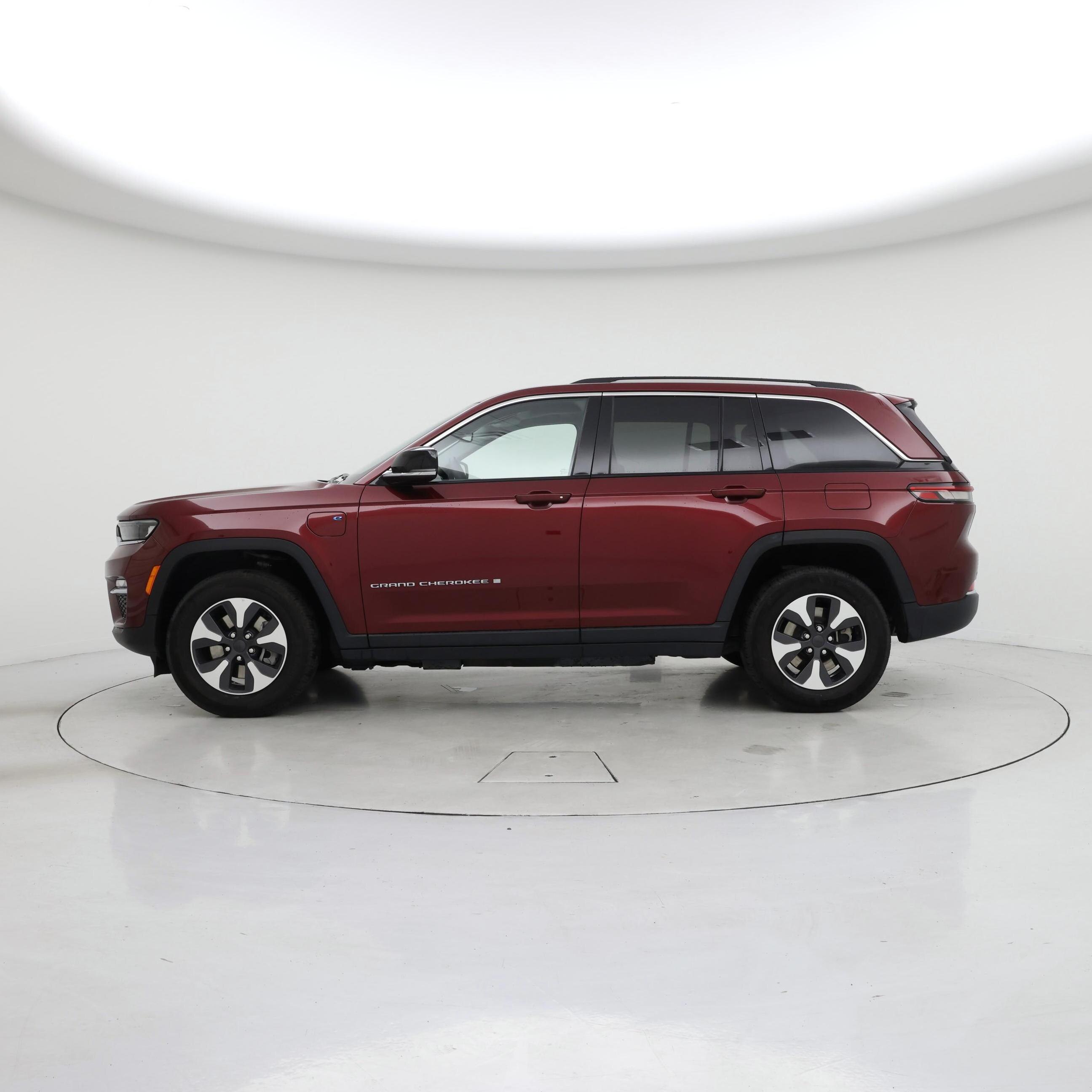 Thumbnail: 2023 Jeep Grand Cherokee - 3