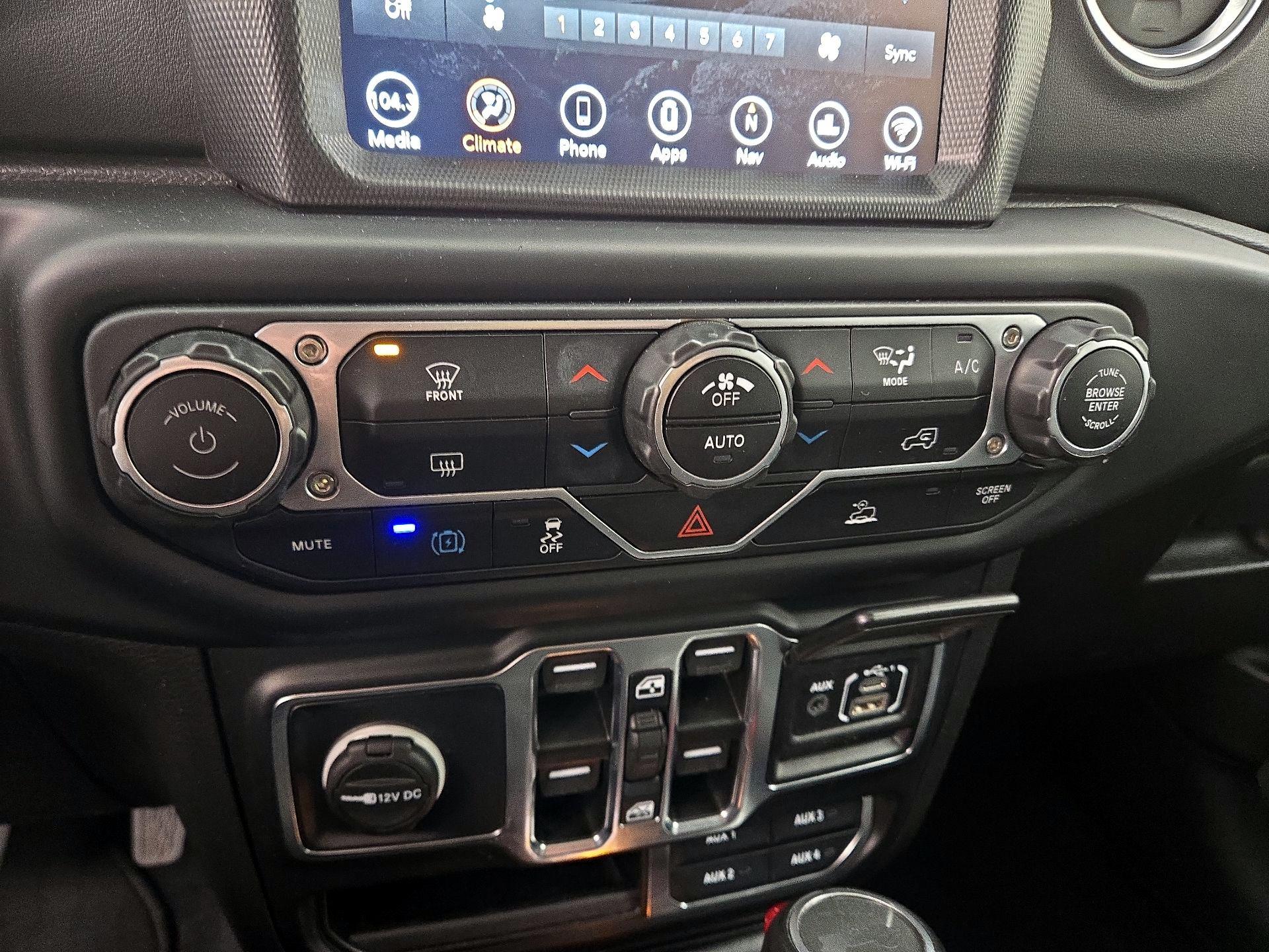 Thumbnail: 2023 Jeep Wrangler - 17