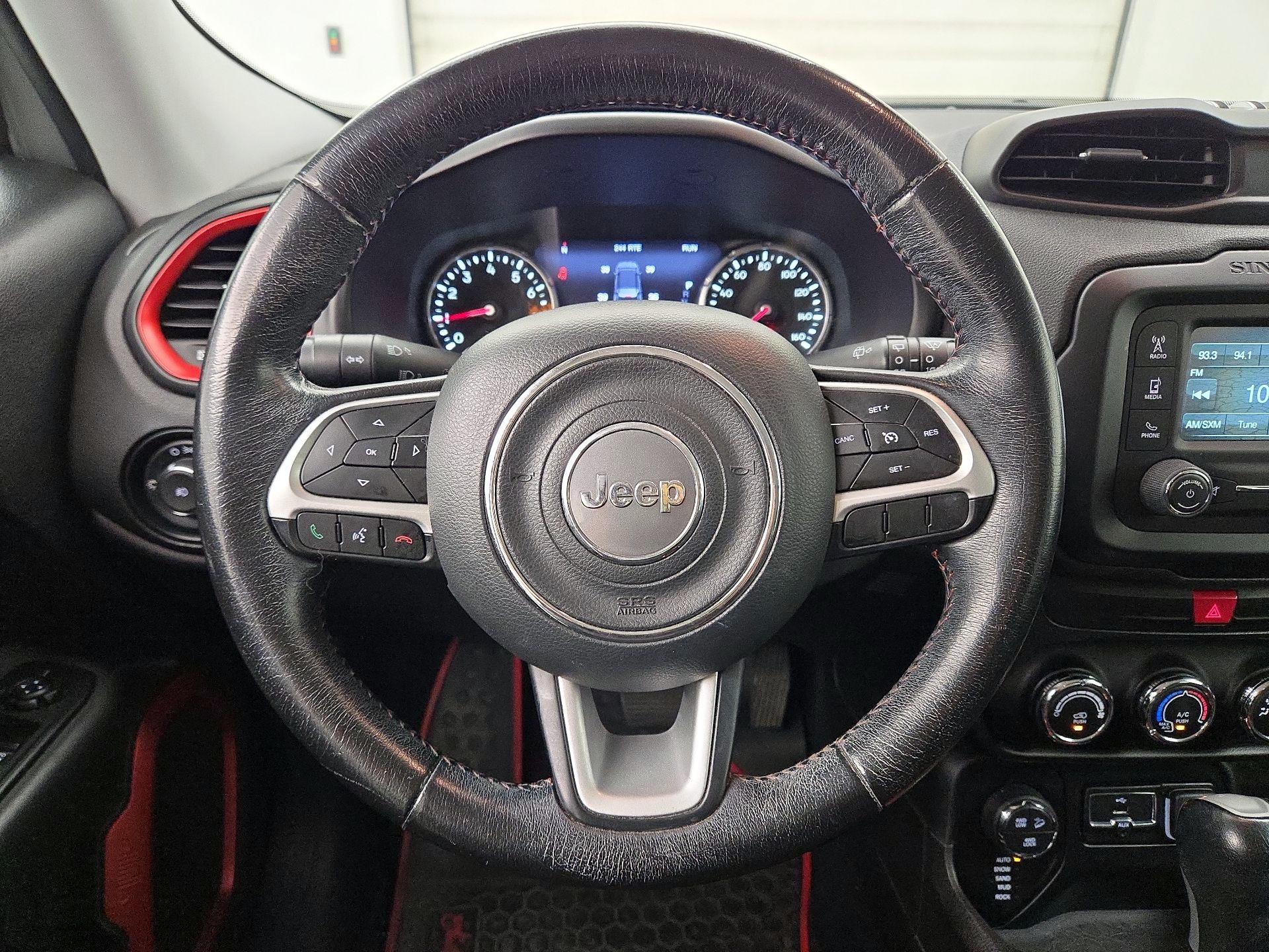 Thumbnail: 2016 Jeep Renegade - 10