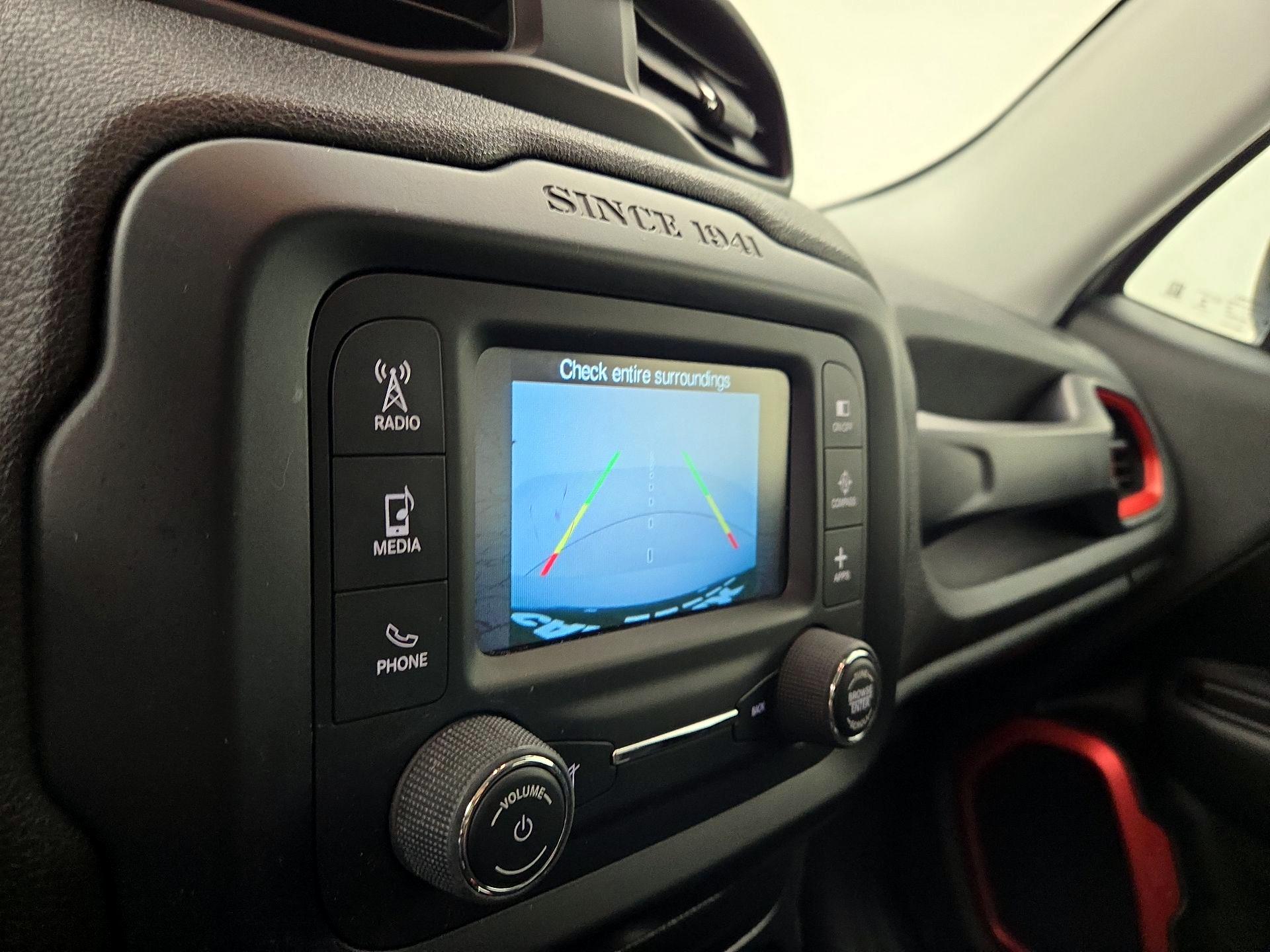 Thumbnail: 2016 Jeep Renegade - 14