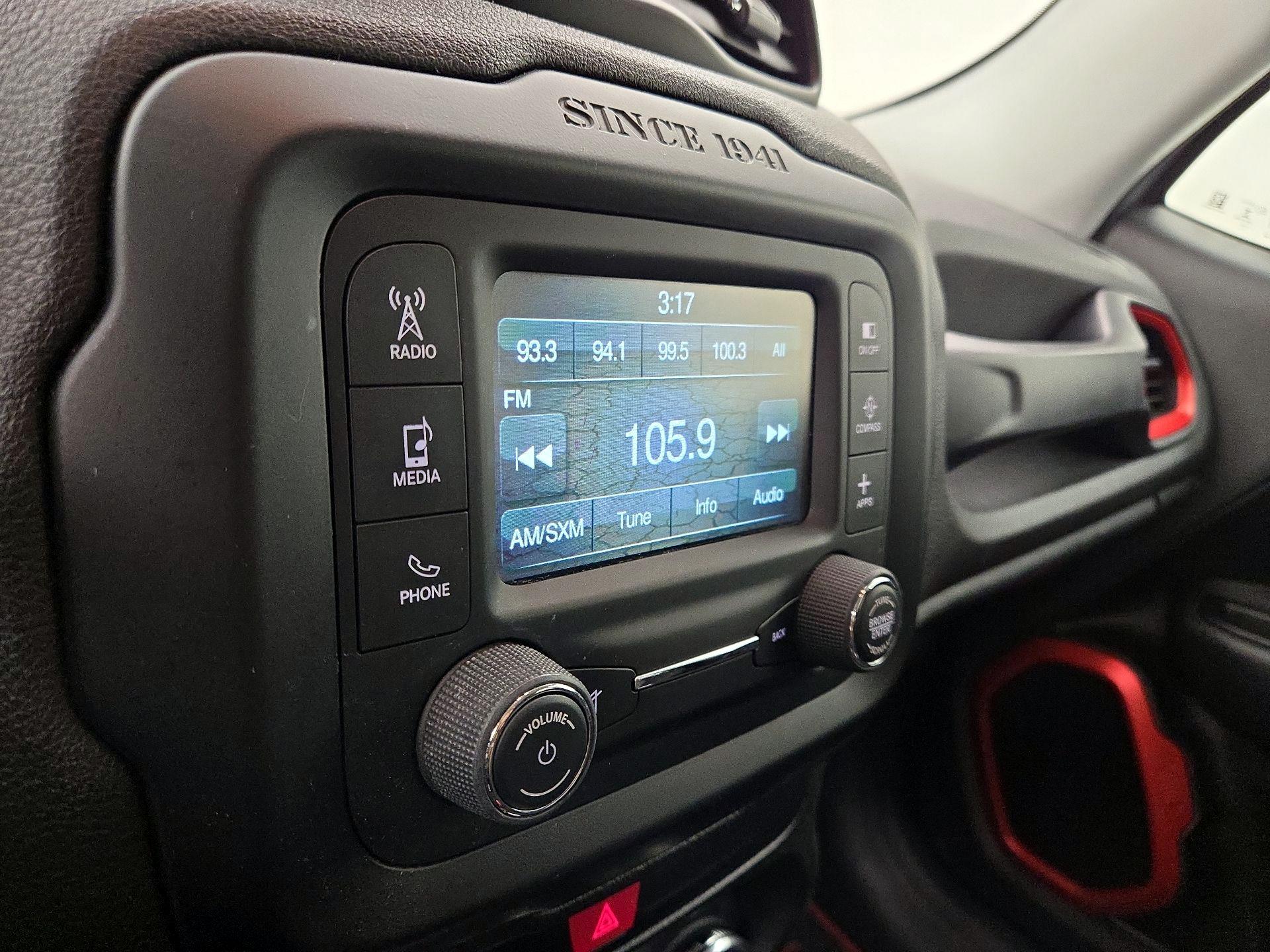 Thumbnail: 2016 Jeep Renegade - 15