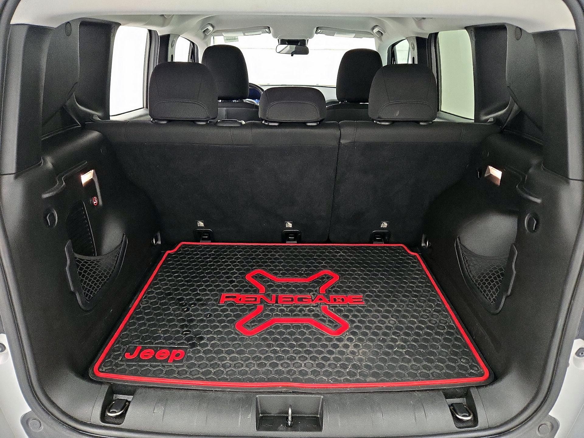 Thumbnail: 2016 Jeep Renegade - 20