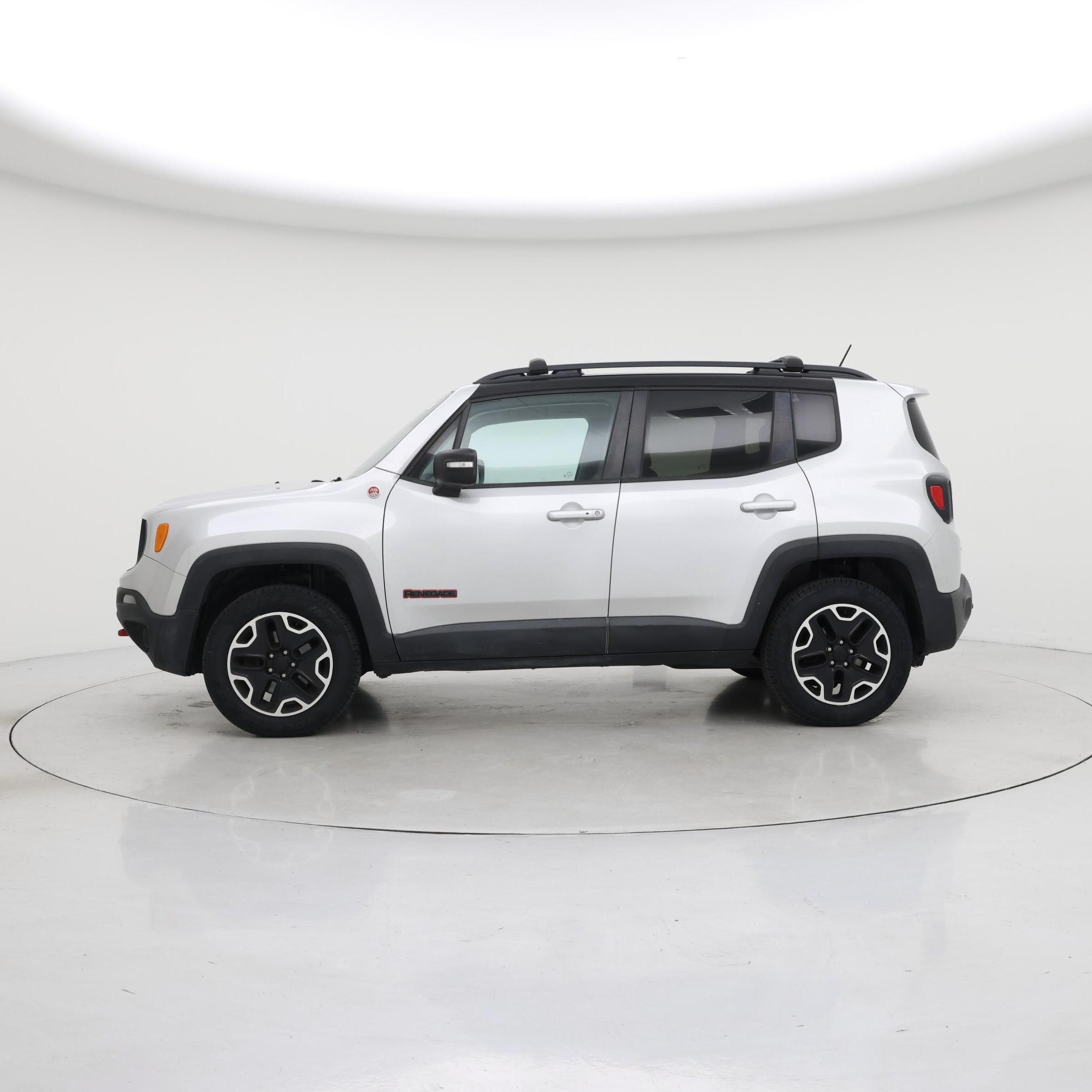 Thumbnail: 2016 Jeep Renegade - 3