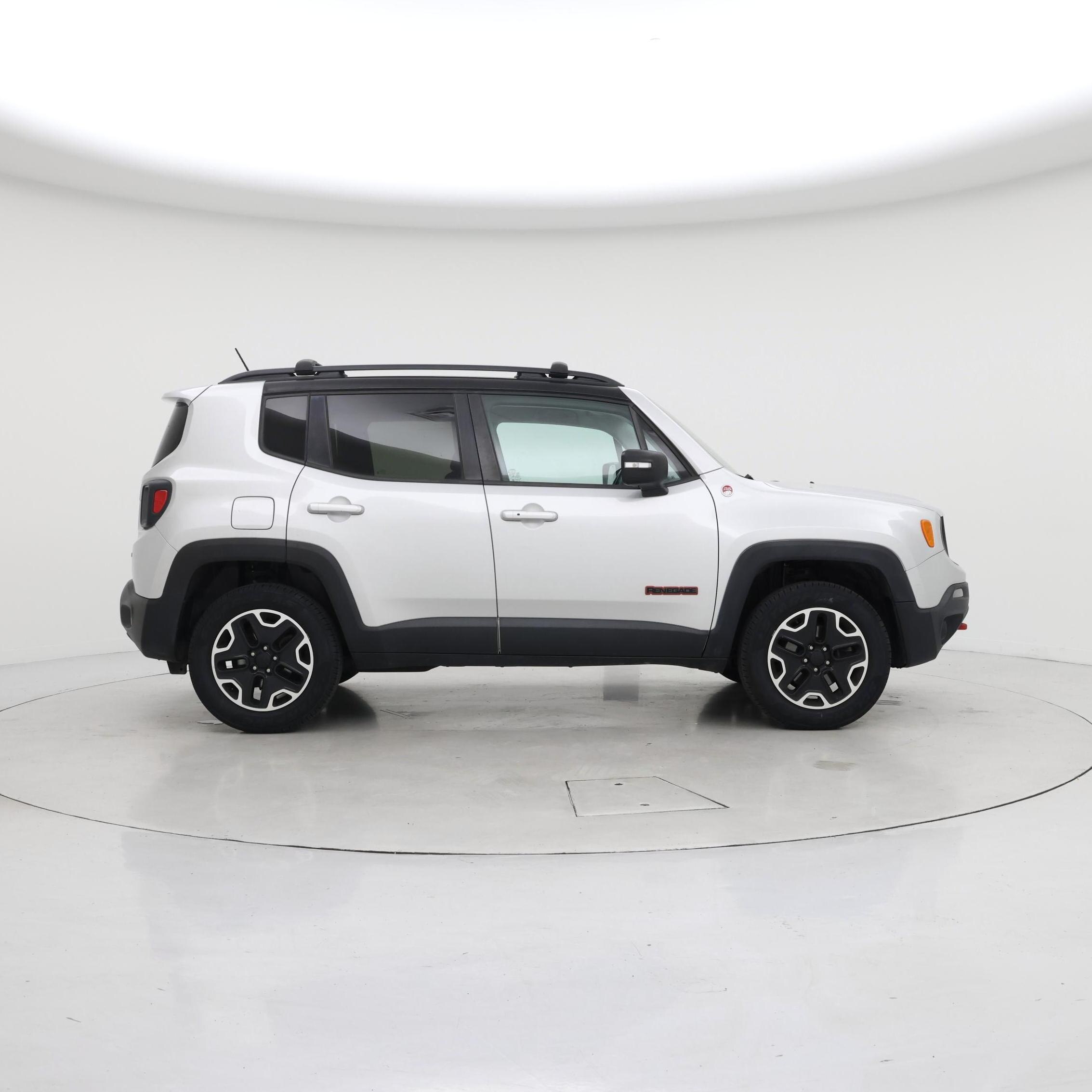 Thumbnail: 2016 Jeep Renegade - 7