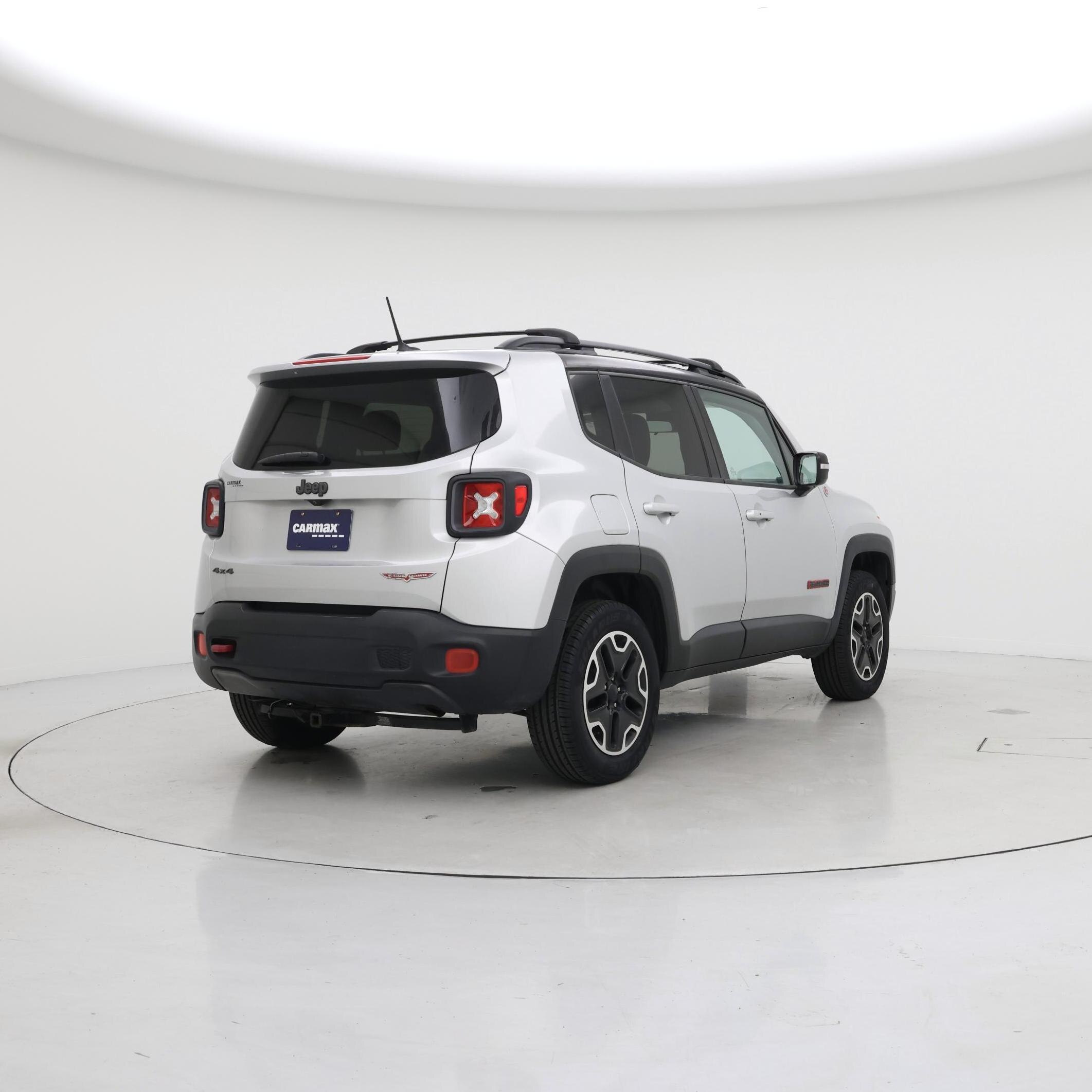 Thumbnail: 2016 Jeep Renegade - 8