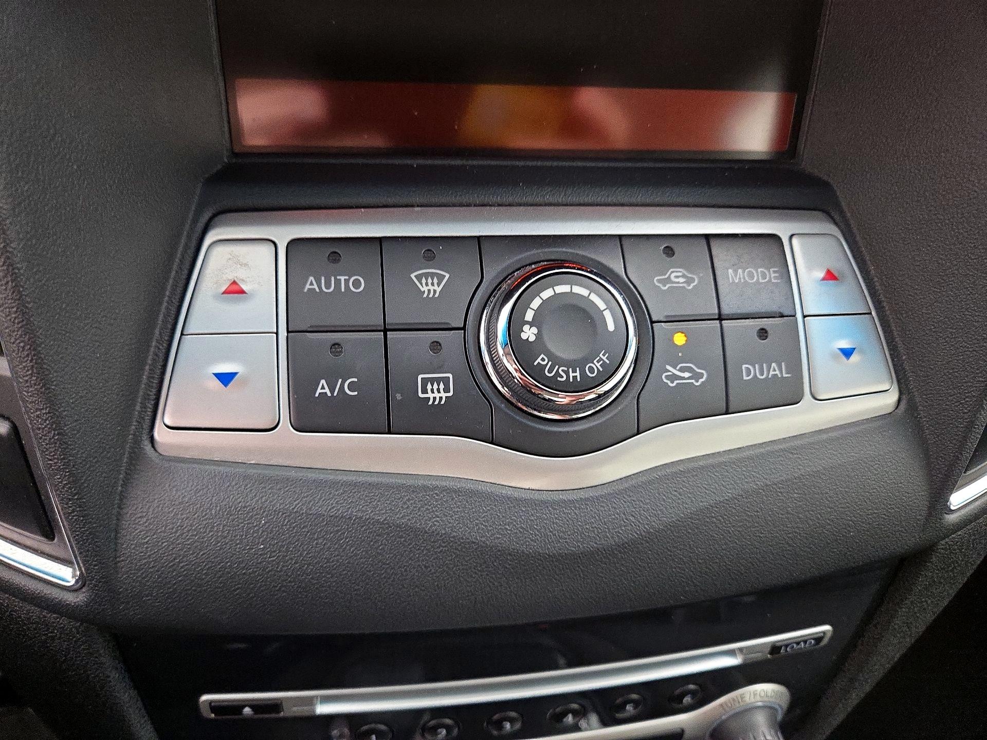 Thumbnail: 2014 Nissan Maxima - 15