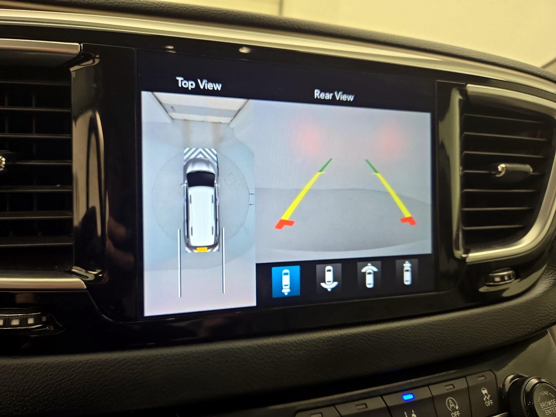 Thumbnail: 2019 Chrysler Pacifica - 15