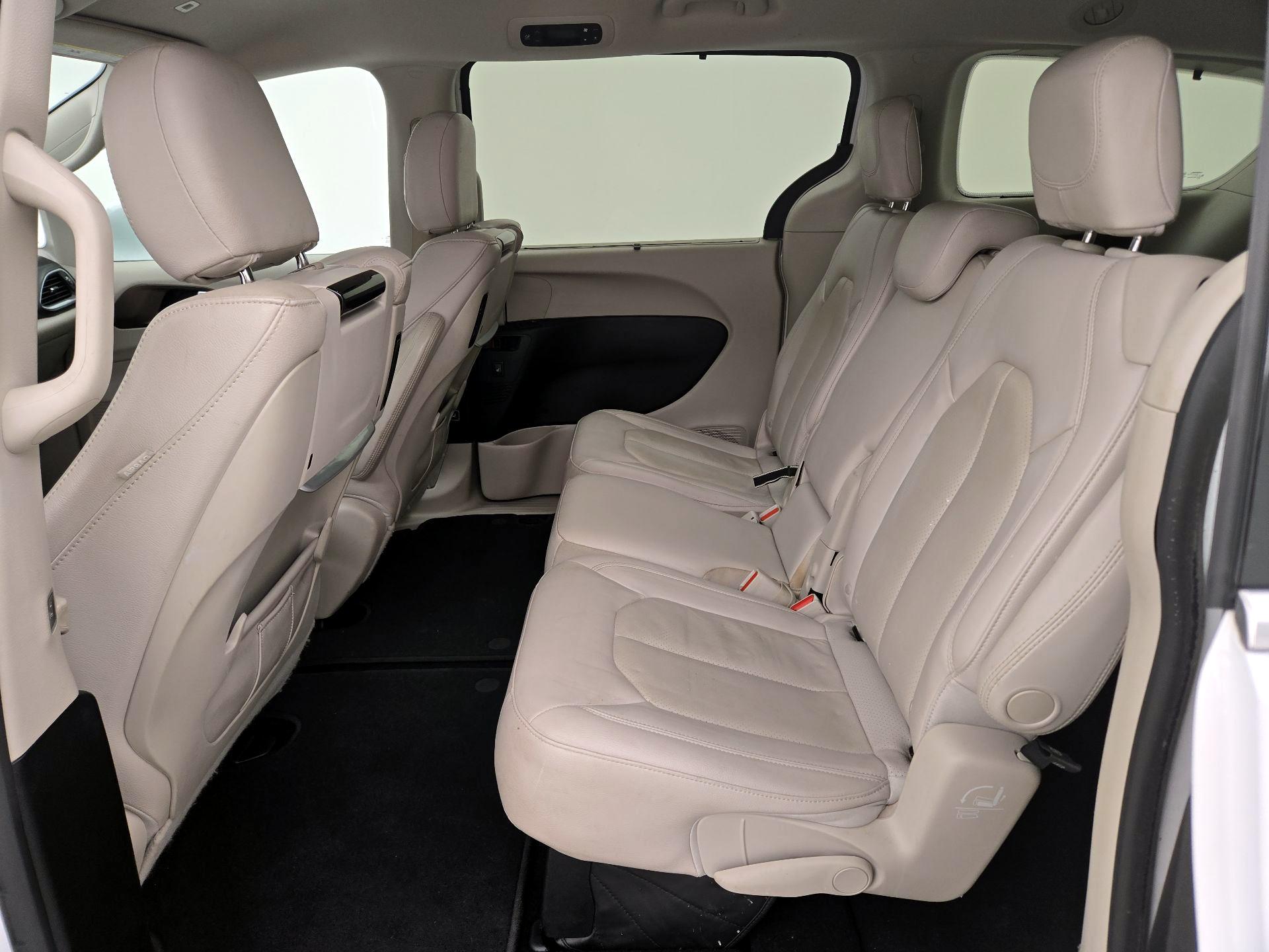 Thumbnail: 2019 Chrysler Pacifica - 20