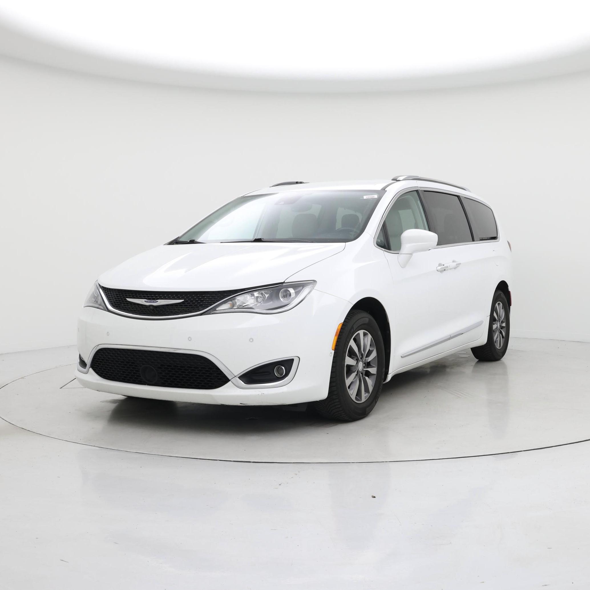 Thumbnail: 2019 Chrysler Pacifica - 4