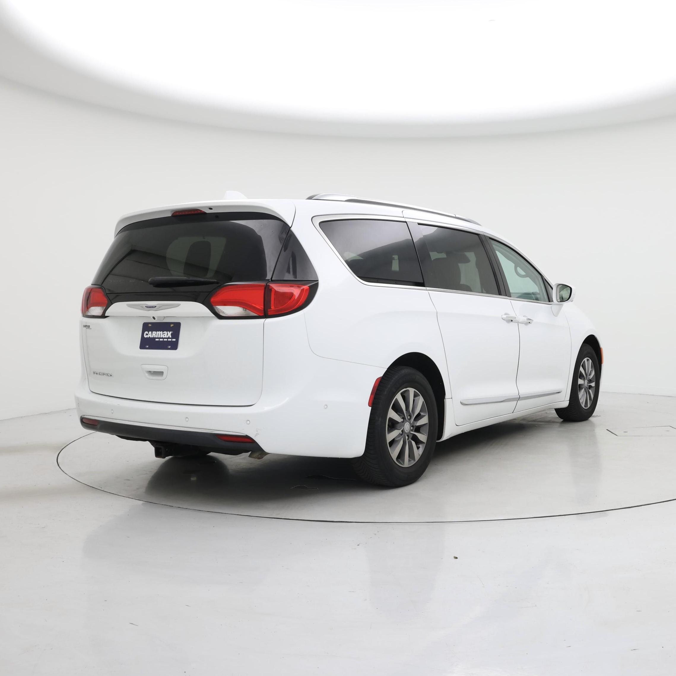 Thumbnail: 2019 Chrysler Pacifica - 8