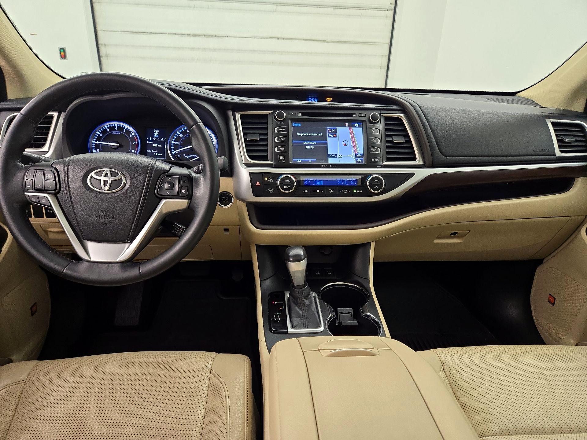 Thumbnail: 2015 Toyota Highlander - 9