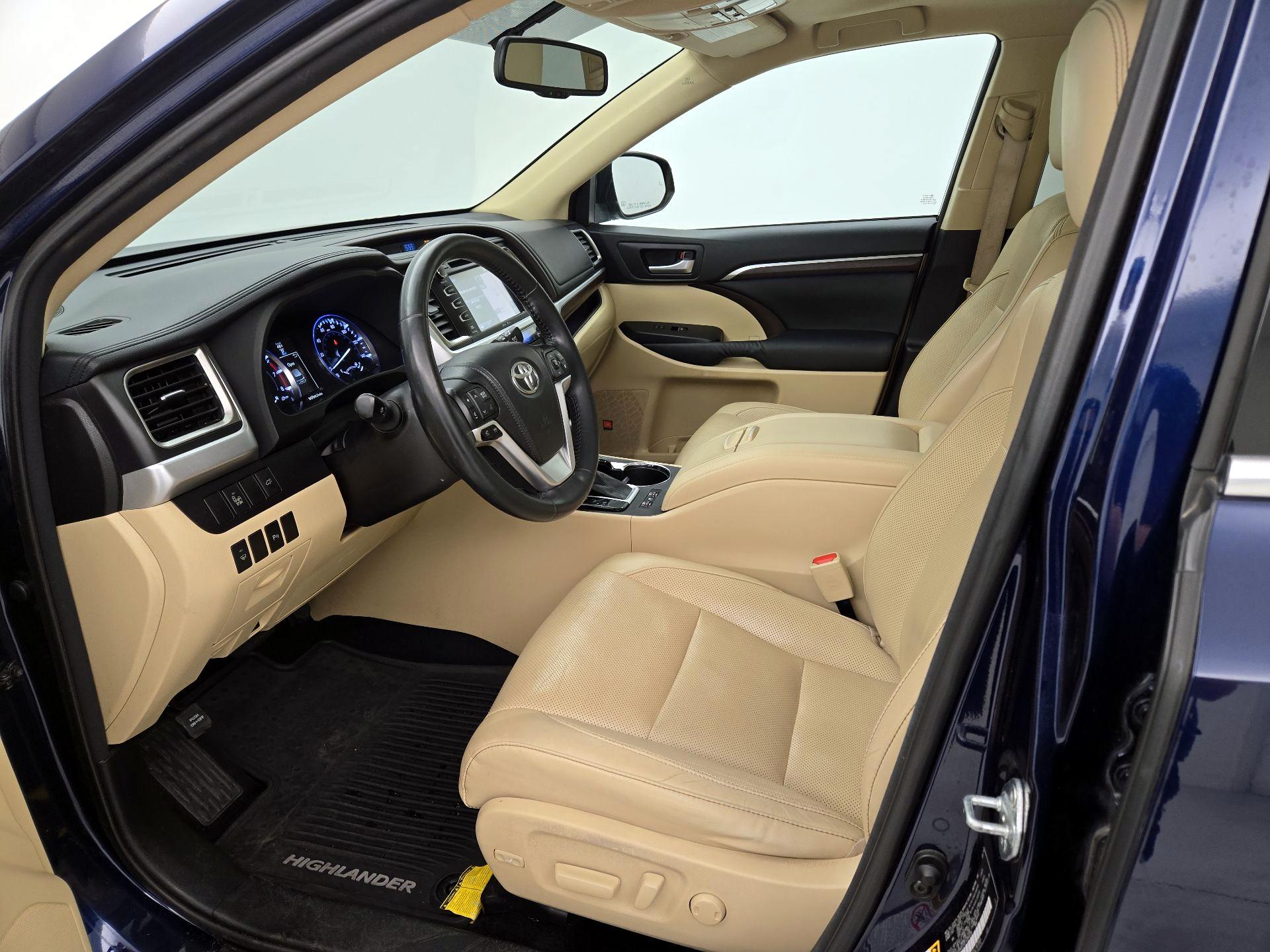 Thumbnail: 2015 Toyota Highlander - 11