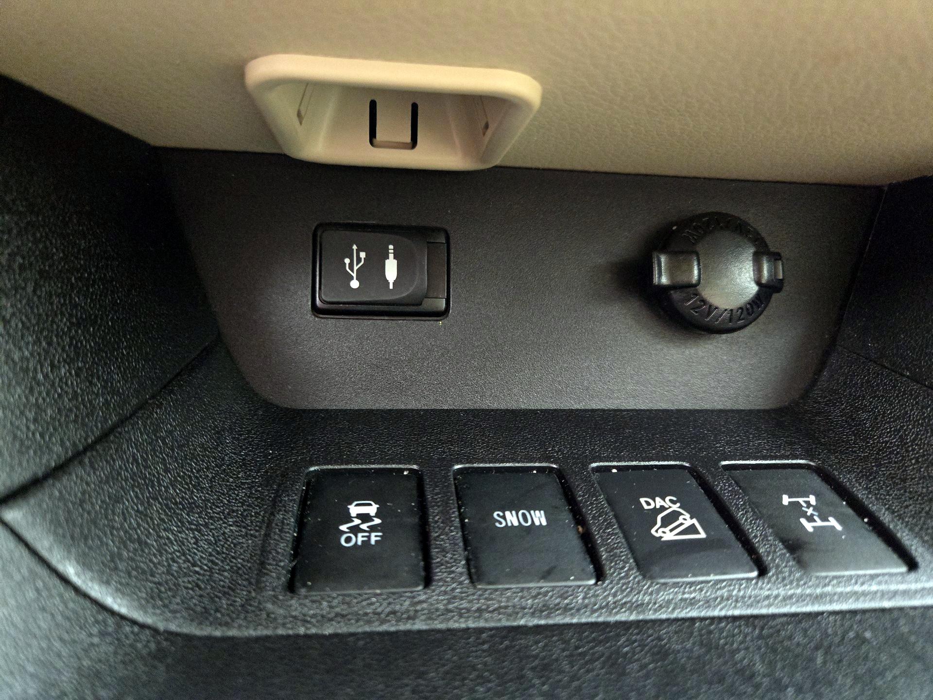 Thumbnail: 2015 Toyota Highlander - 19