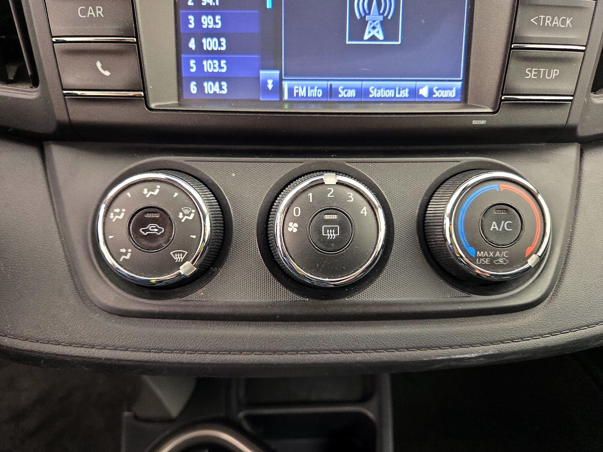 Thumbnail: 2018 Toyota RAV4 - 16