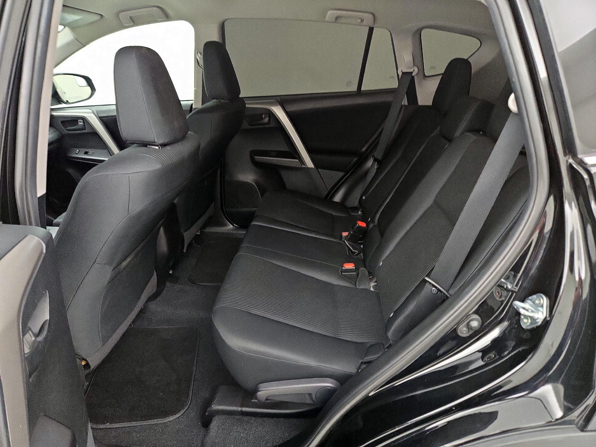 Thumbnail: 2018 Toyota RAV4 - 19