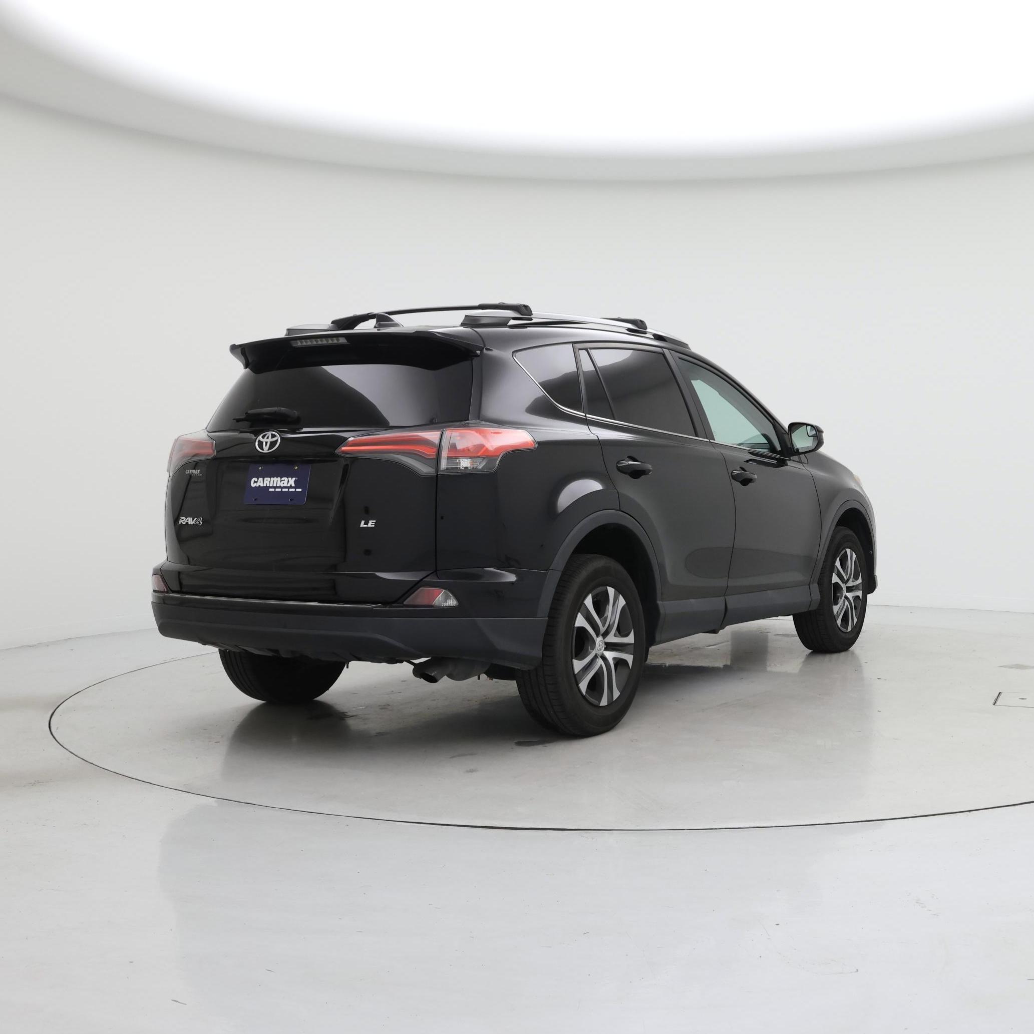 Thumbnail: 2018 Toyota RAV4 - 8