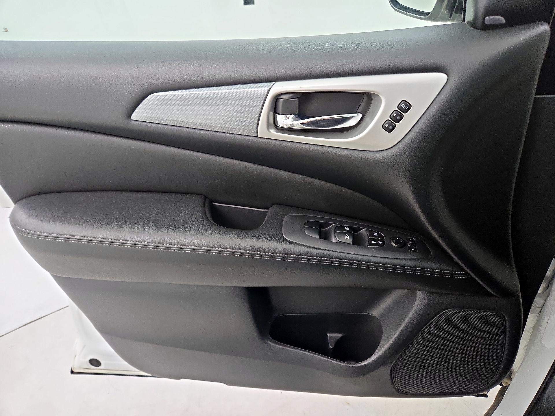 Thumbnail: 2018 Nissan Pathfinder - 12