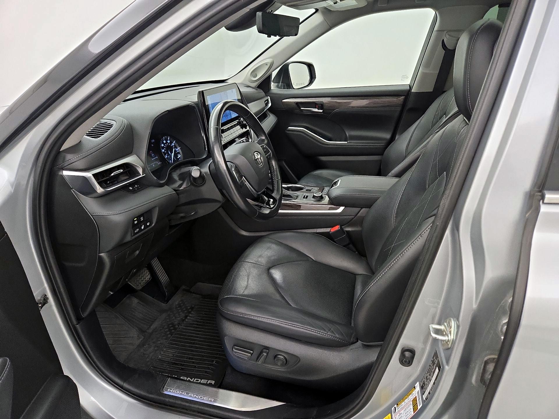 Thumbnail: 2020 Toyota Highlander - 11