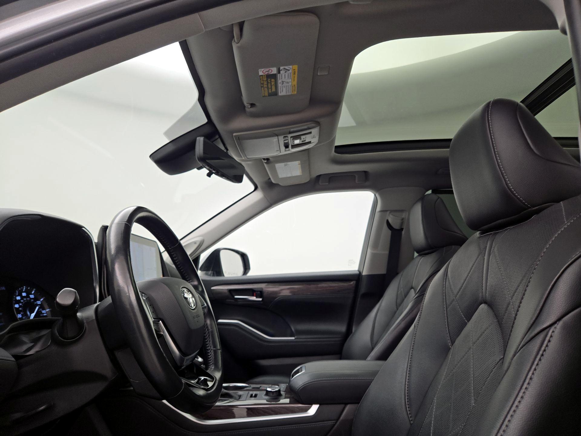 Thumbnail: 2020 Toyota Highlander - 20