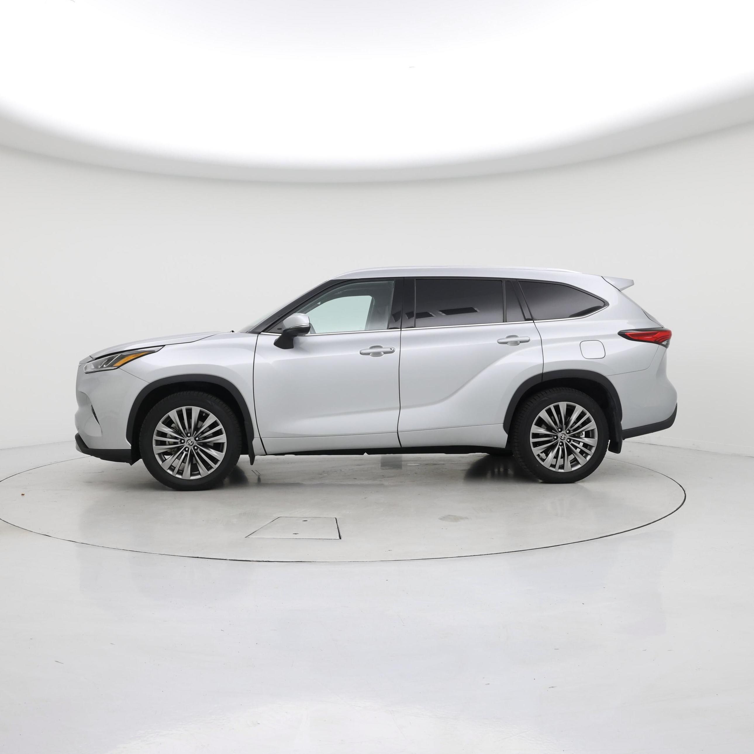 Thumbnail: 2020 Toyota Highlander - 3