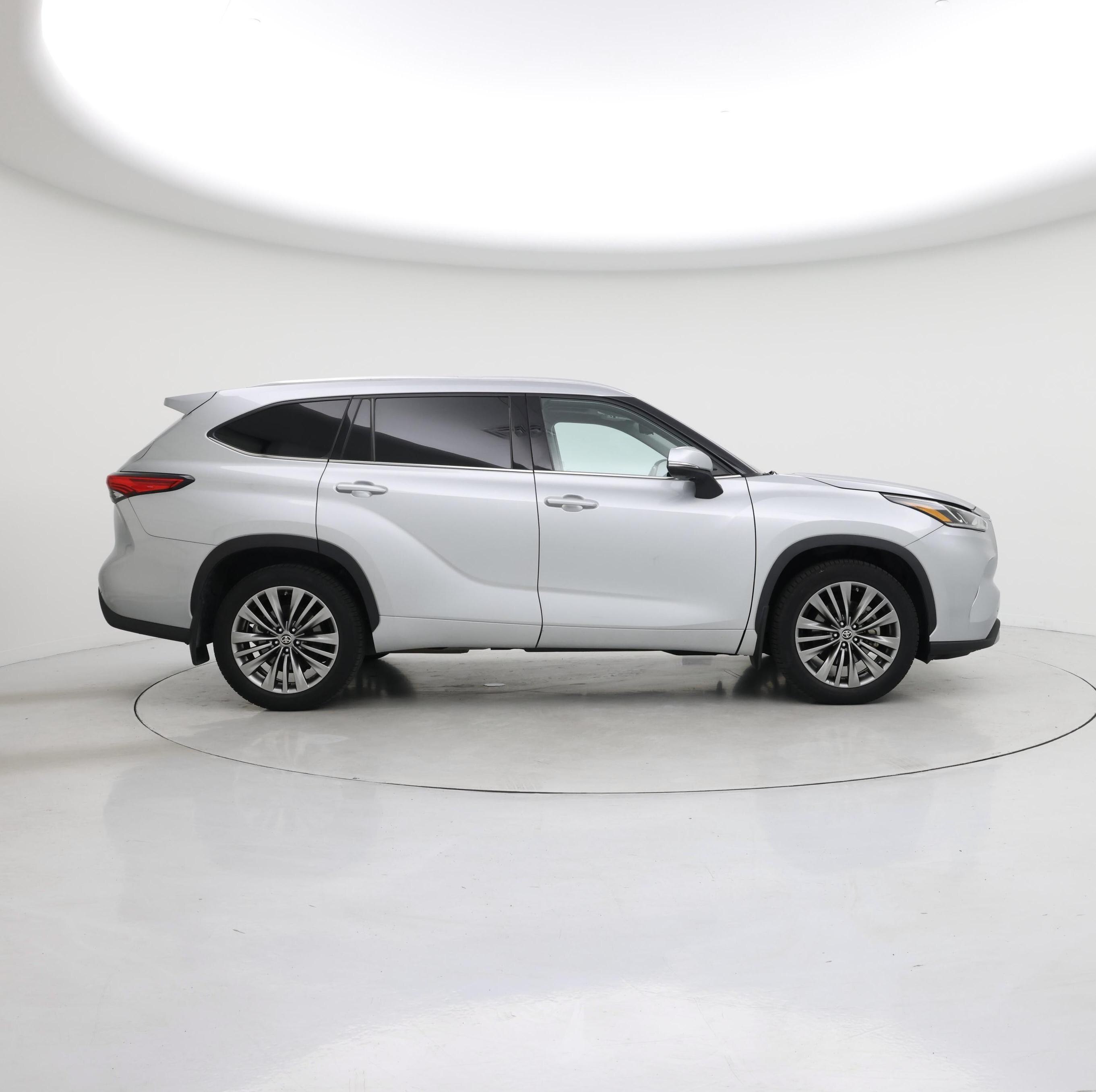 Thumbnail: 2020 Toyota Highlander - 7