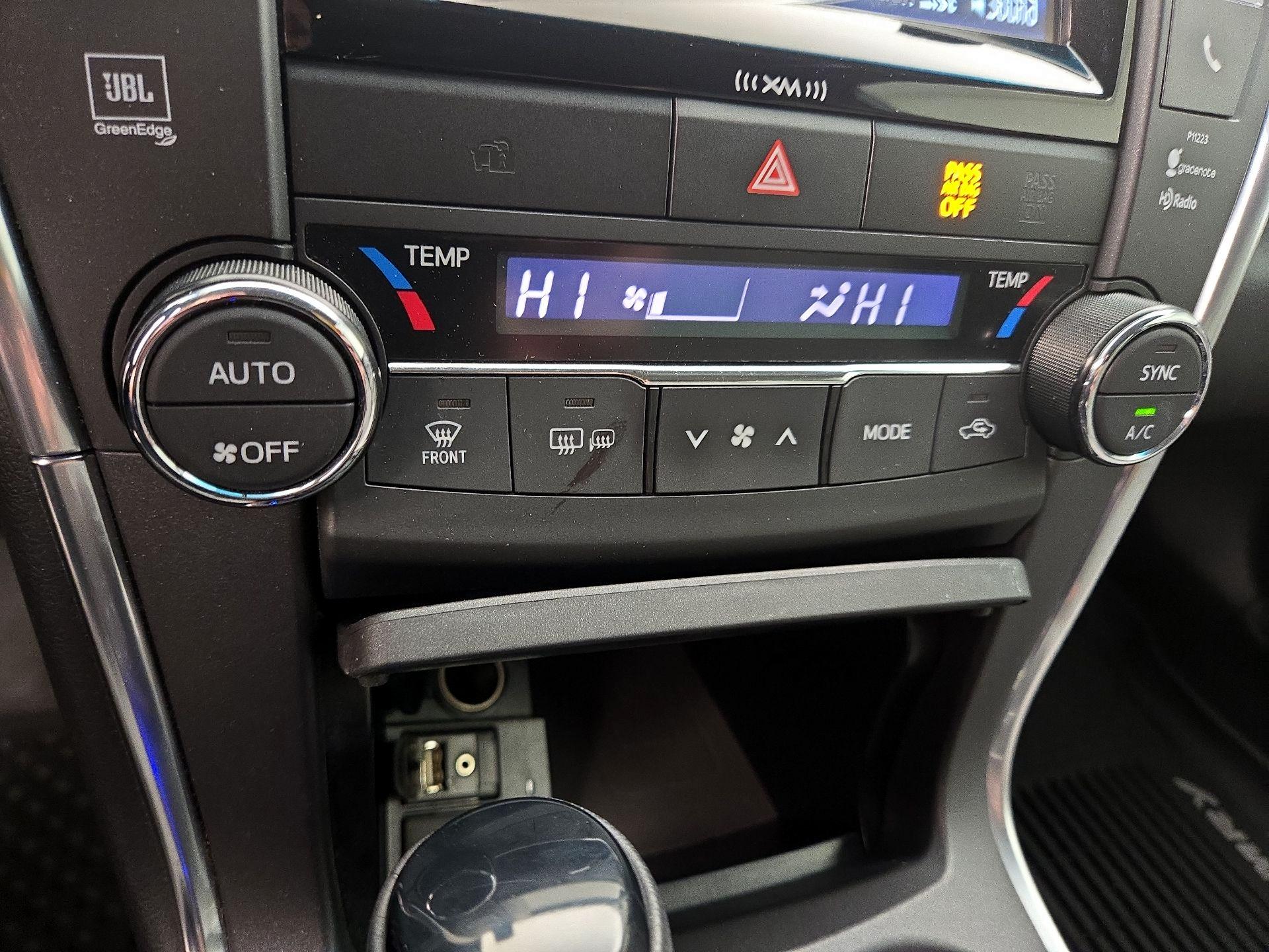 Thumbnail: 2017 Toyota Camry - 16