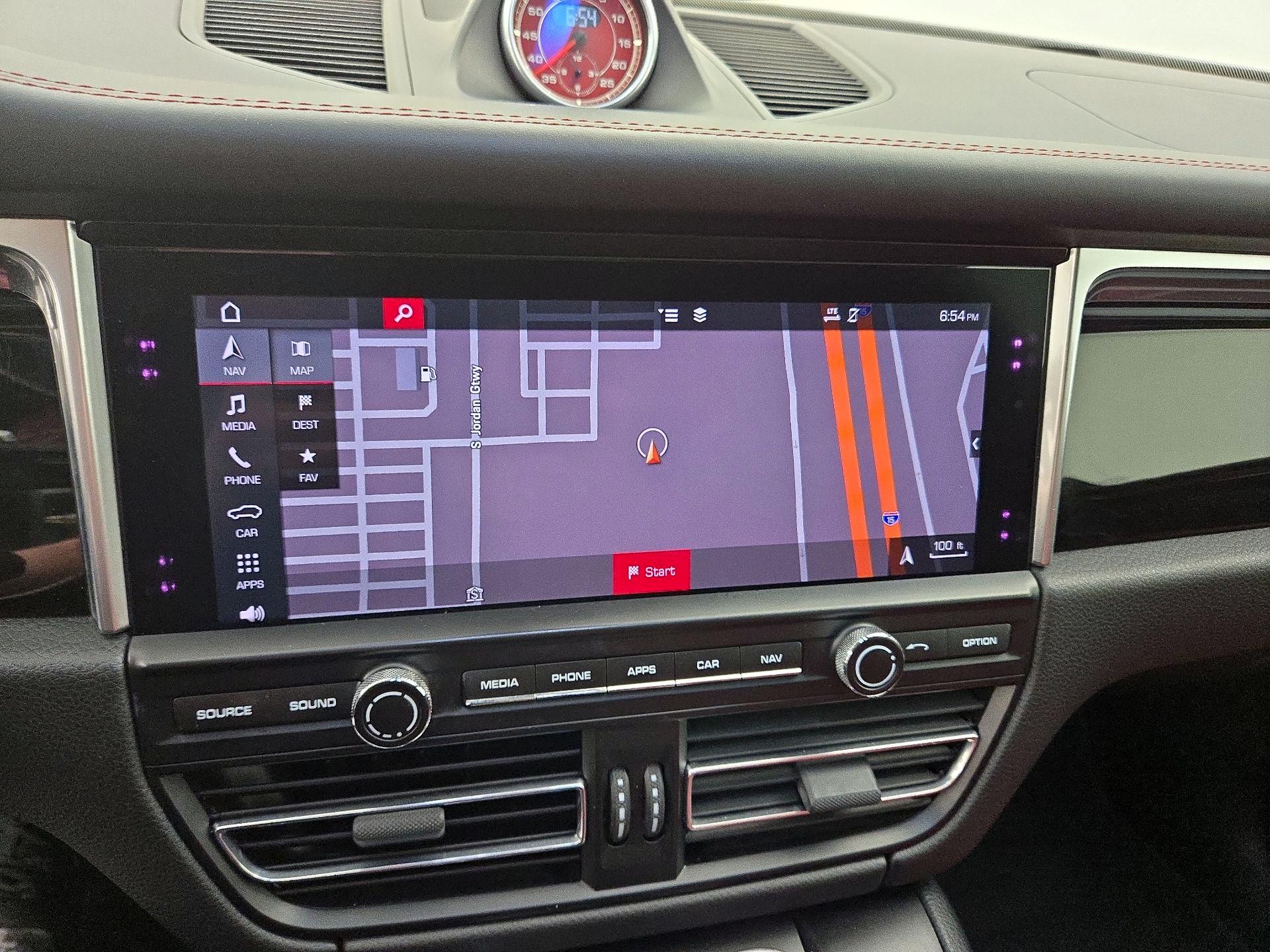 Thumbnail: 2019 Porsche Macan - 14