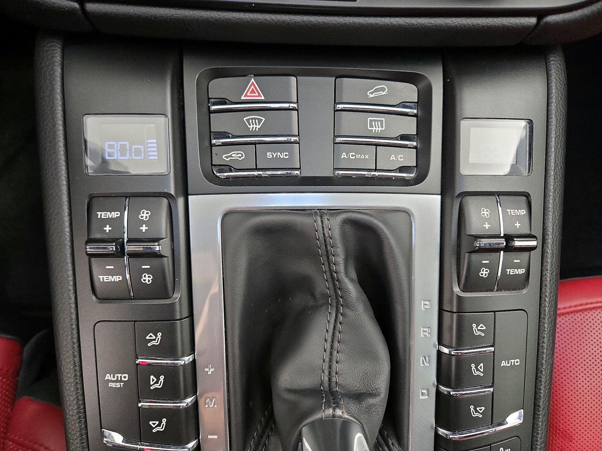 Thumbnail: 2019 Porsche Macan - 17