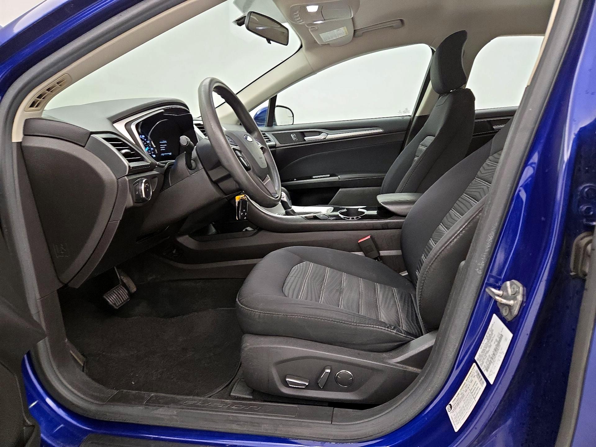 Thumbnail: 2016 Ford Fusion - 11