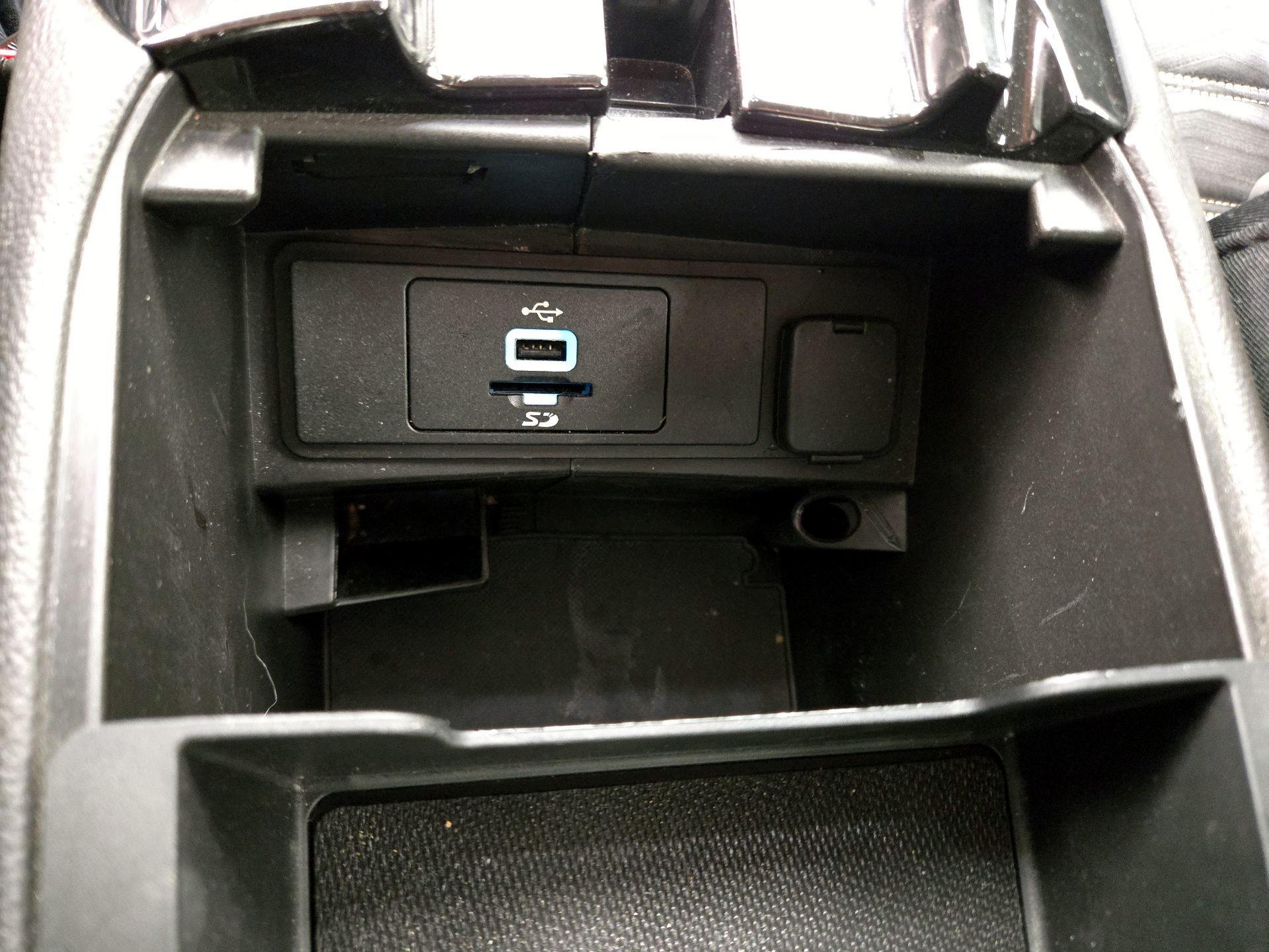 Thumbnail: 2016 Ford Fusion - 18