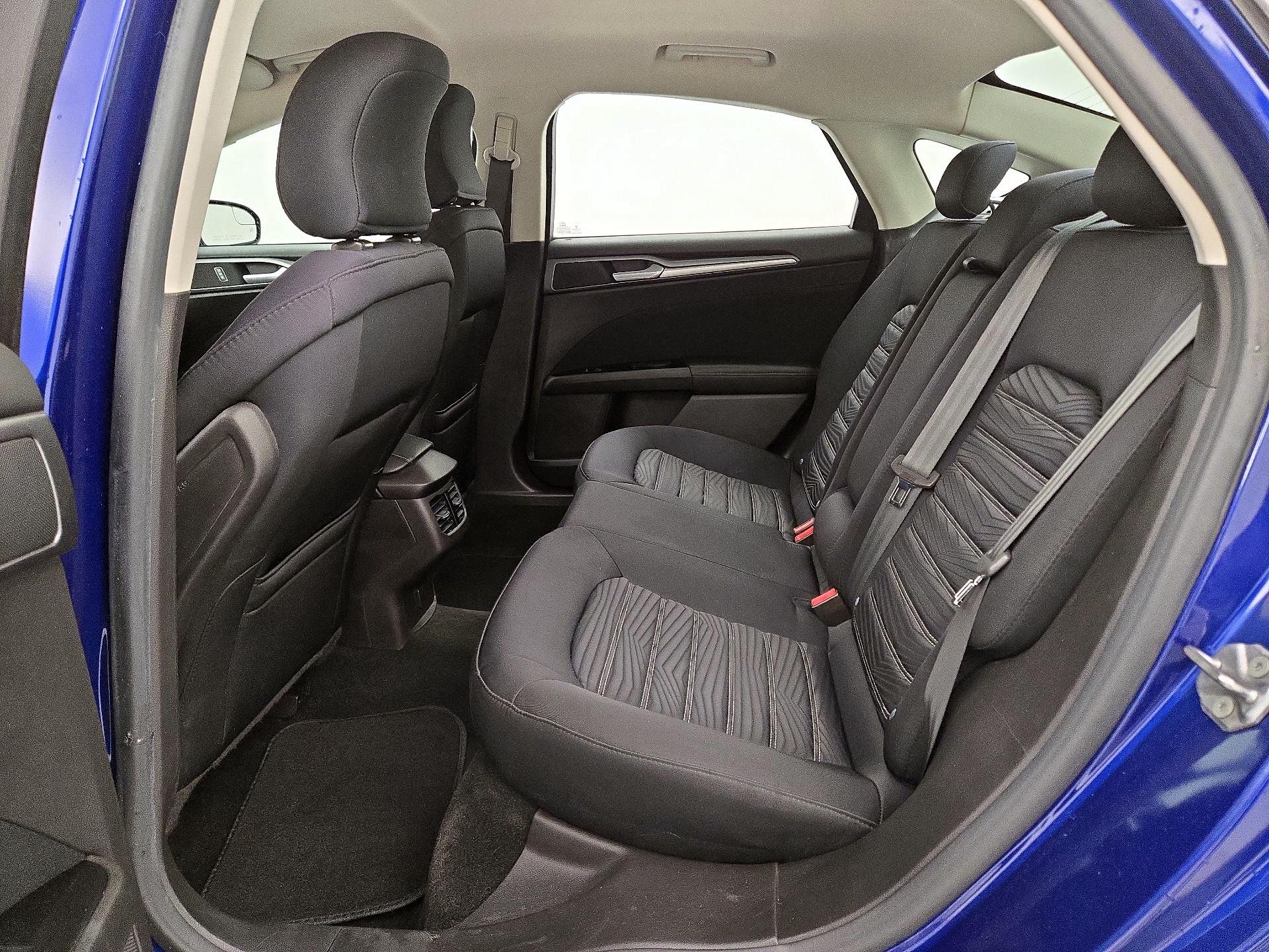 Thumbnail: 2016 Ford Fusion - 19