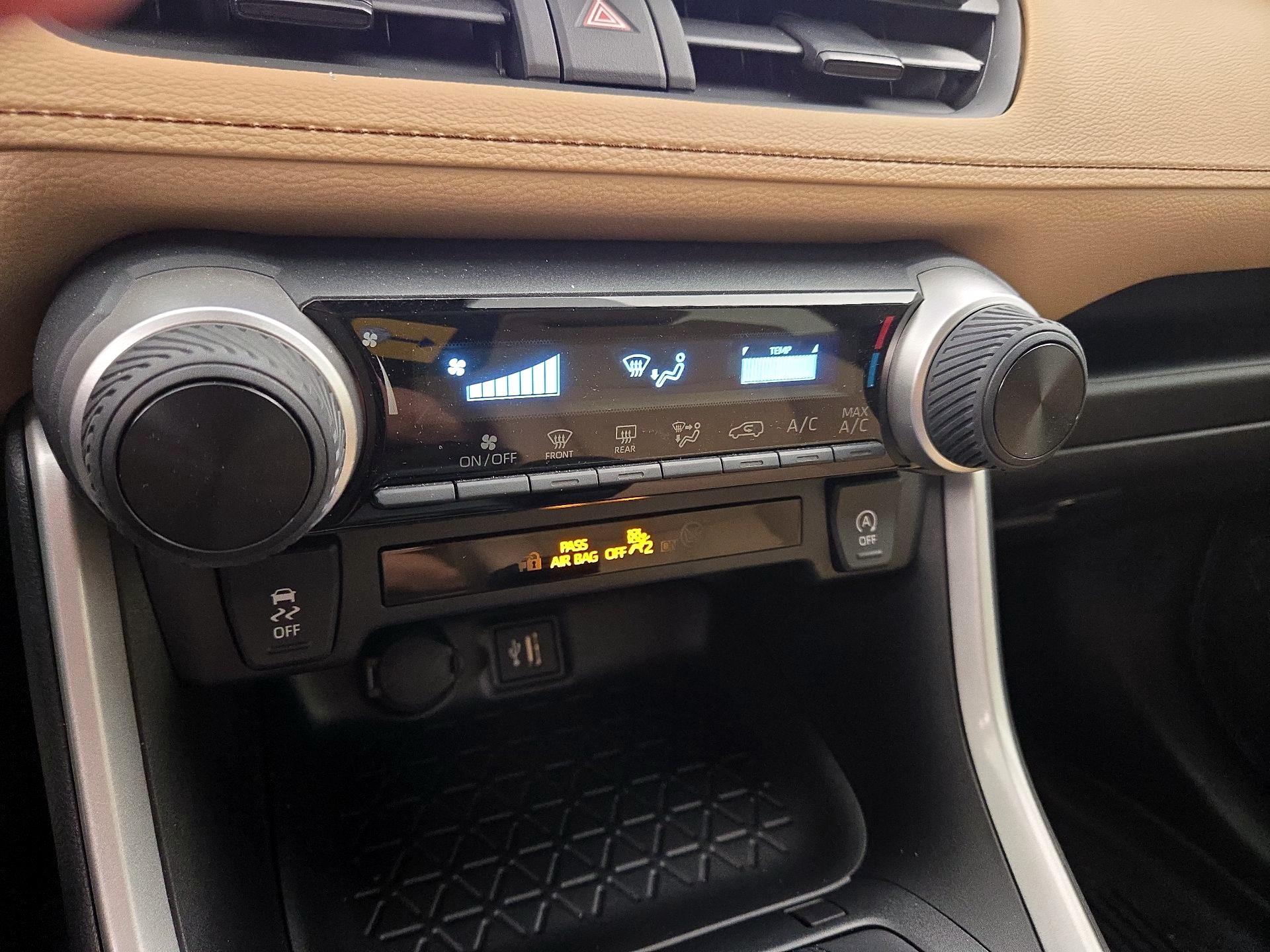 Thumbnail: 2025 Toyota RAV4 - 16