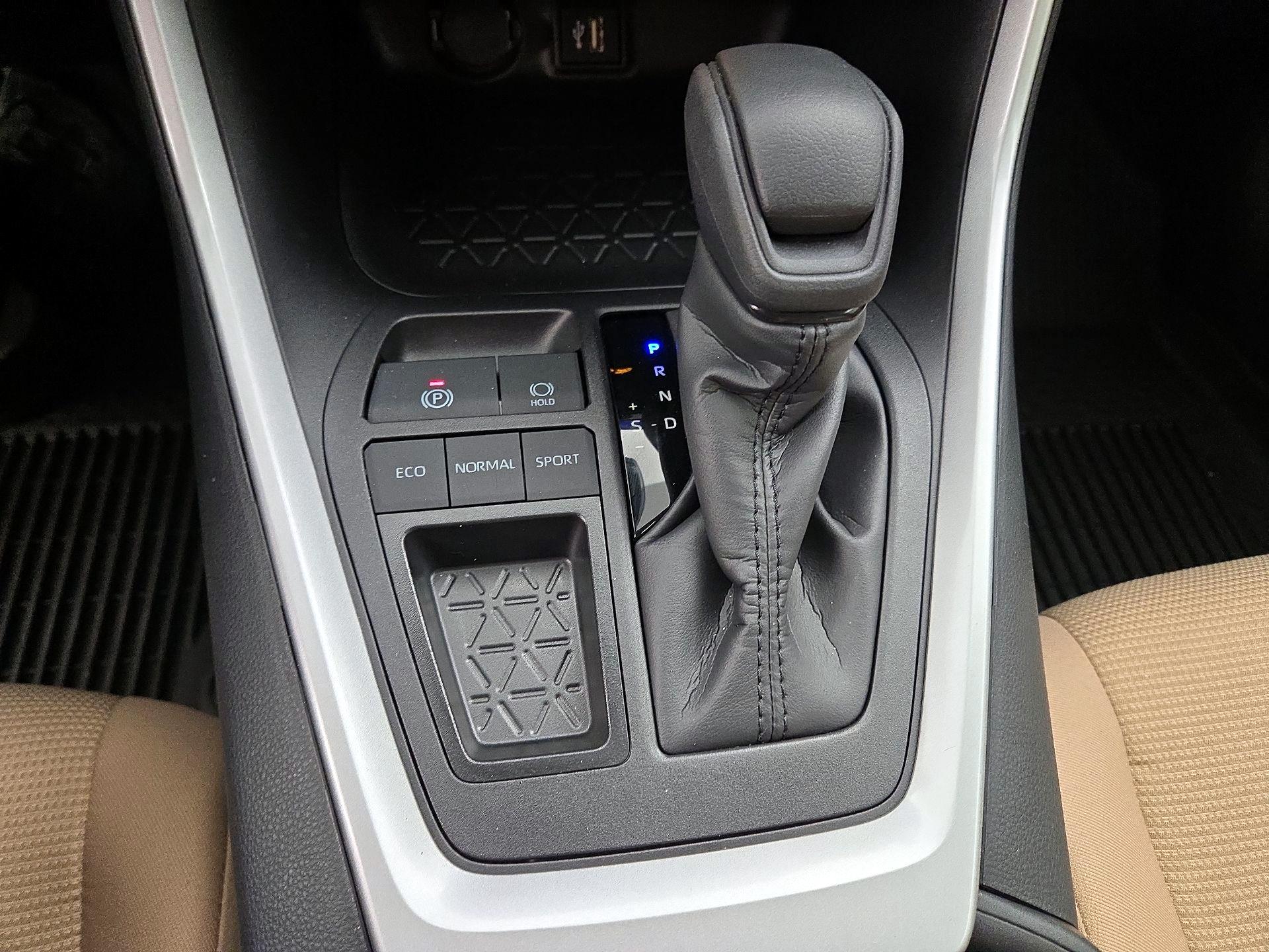 Thumbnail: 2025 Toyota RAV4 - 17