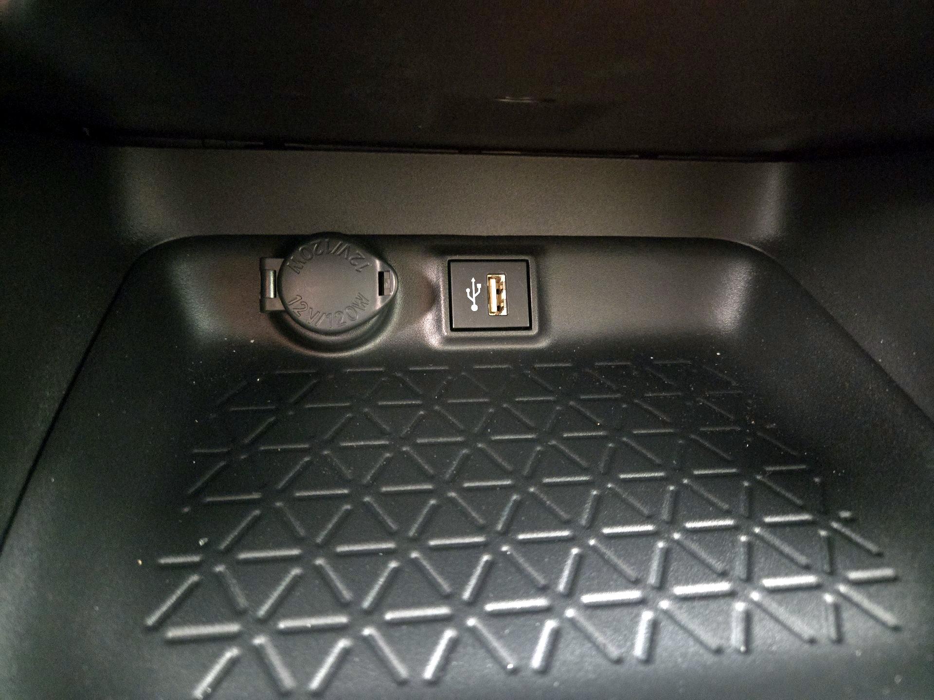 Thumbnail: 2025 Toyota RAV4 - 18