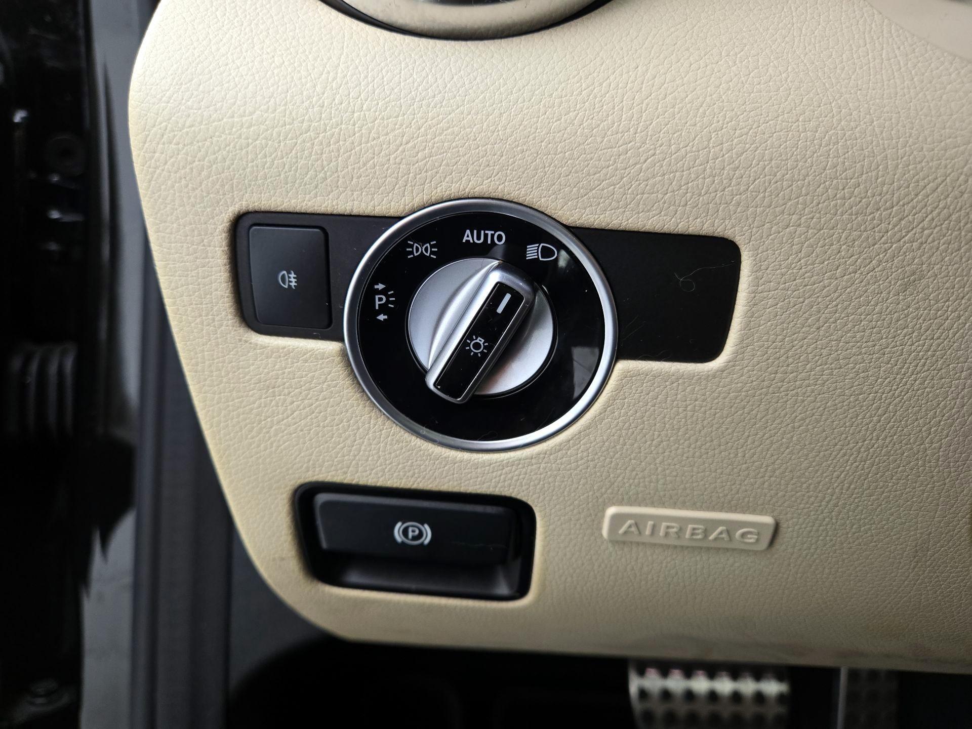 Thumbnail: 2017 Mercedes-Benz SLC - 13