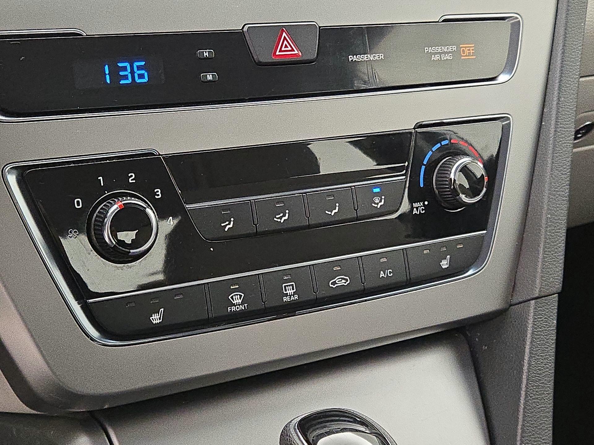 Thumbnail: 2015 Hyundai Sonata - 16