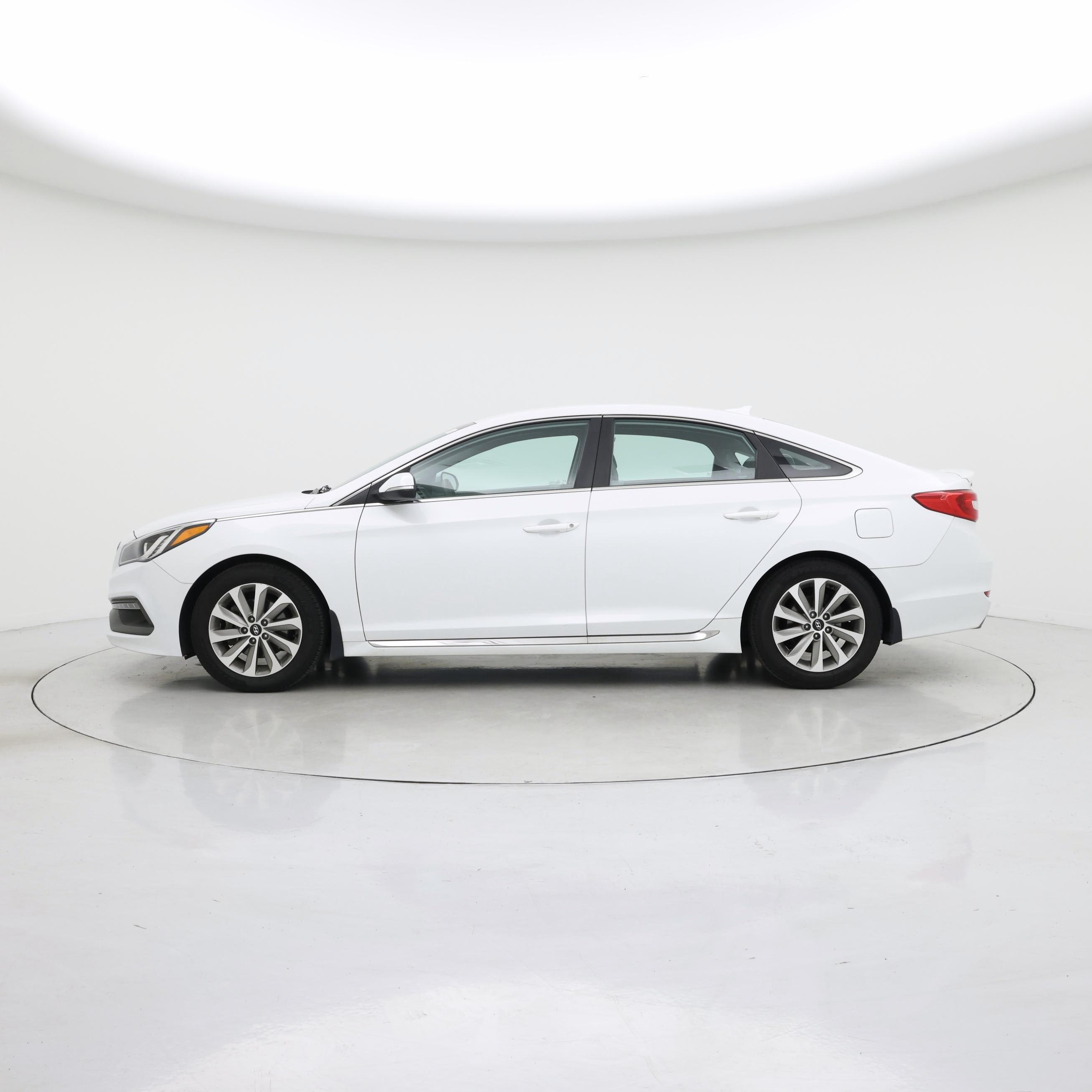 Thumbnail: 2015 Hyundai Sonata - 3