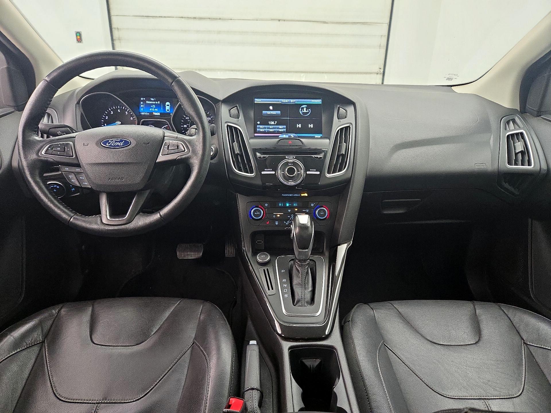 Thumbnail: 2015 Ford Focus - 9