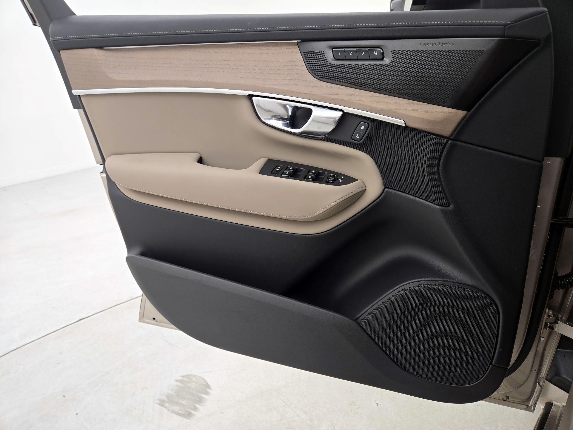 Thumbnail: 2026 Volvo XC90 - 12