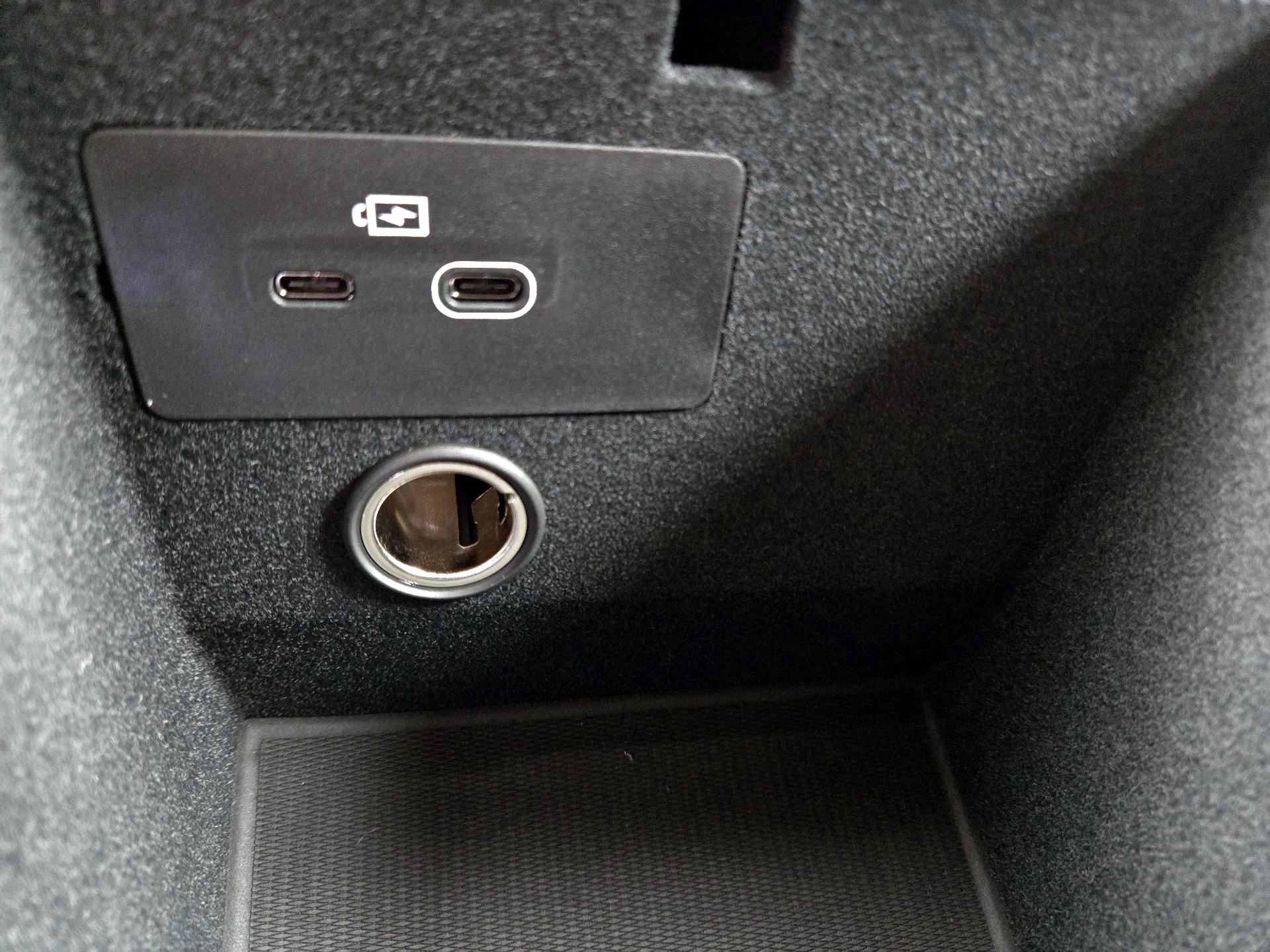 Thumbnail: 2026 Volvo XC90 - 19