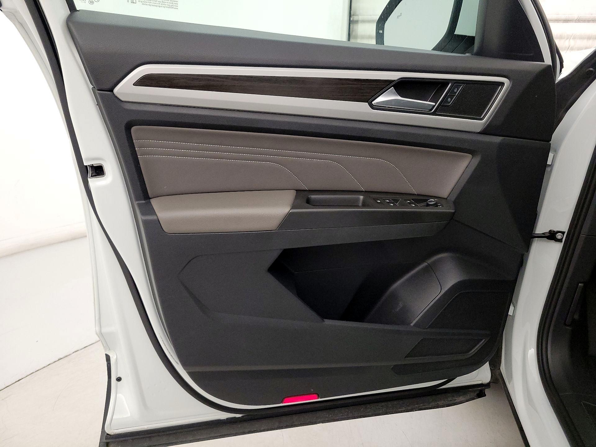 Thumbnail: 2023 Volkswagen Atlas - 12